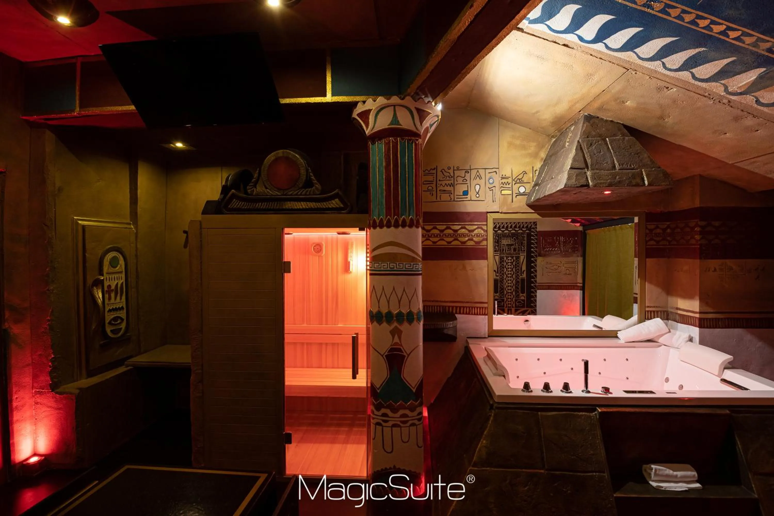 Hot Tub in Hotel Carosello