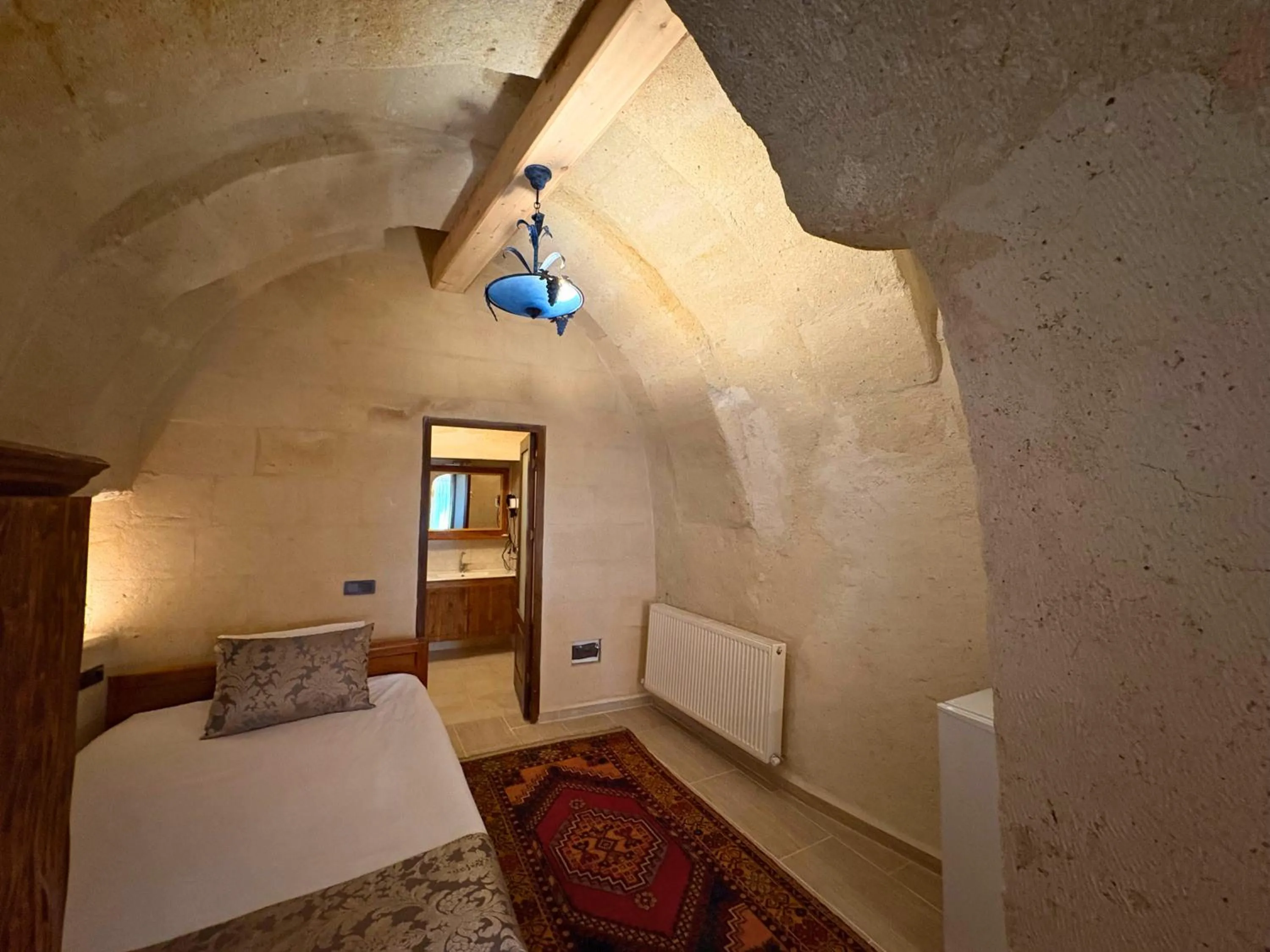 Bedroom, Bed in Elysee Cave House