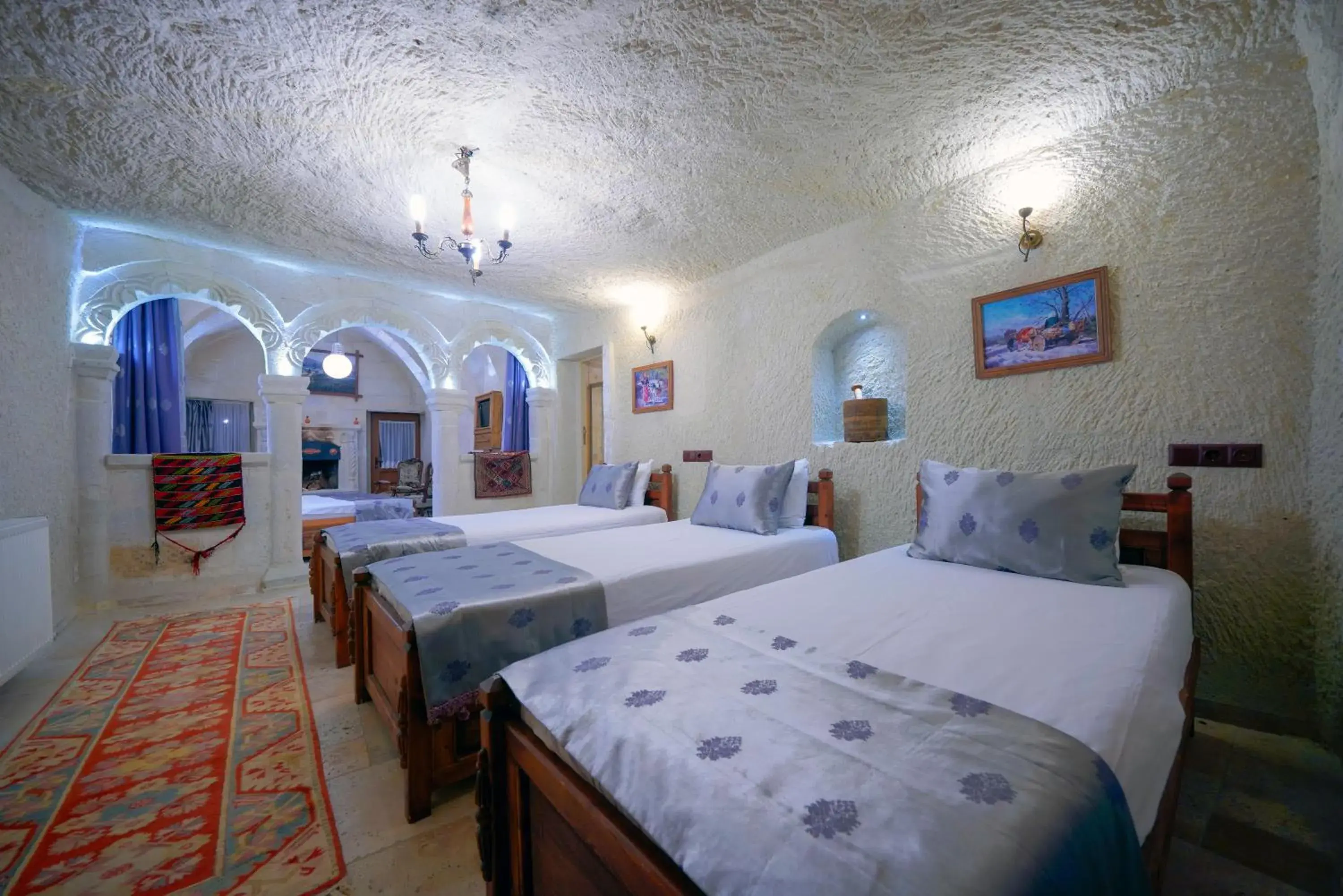 Family Cave Suite with Balcony in Elysee Cave House Family Cave Suite with Balcony in Elysee Cave House