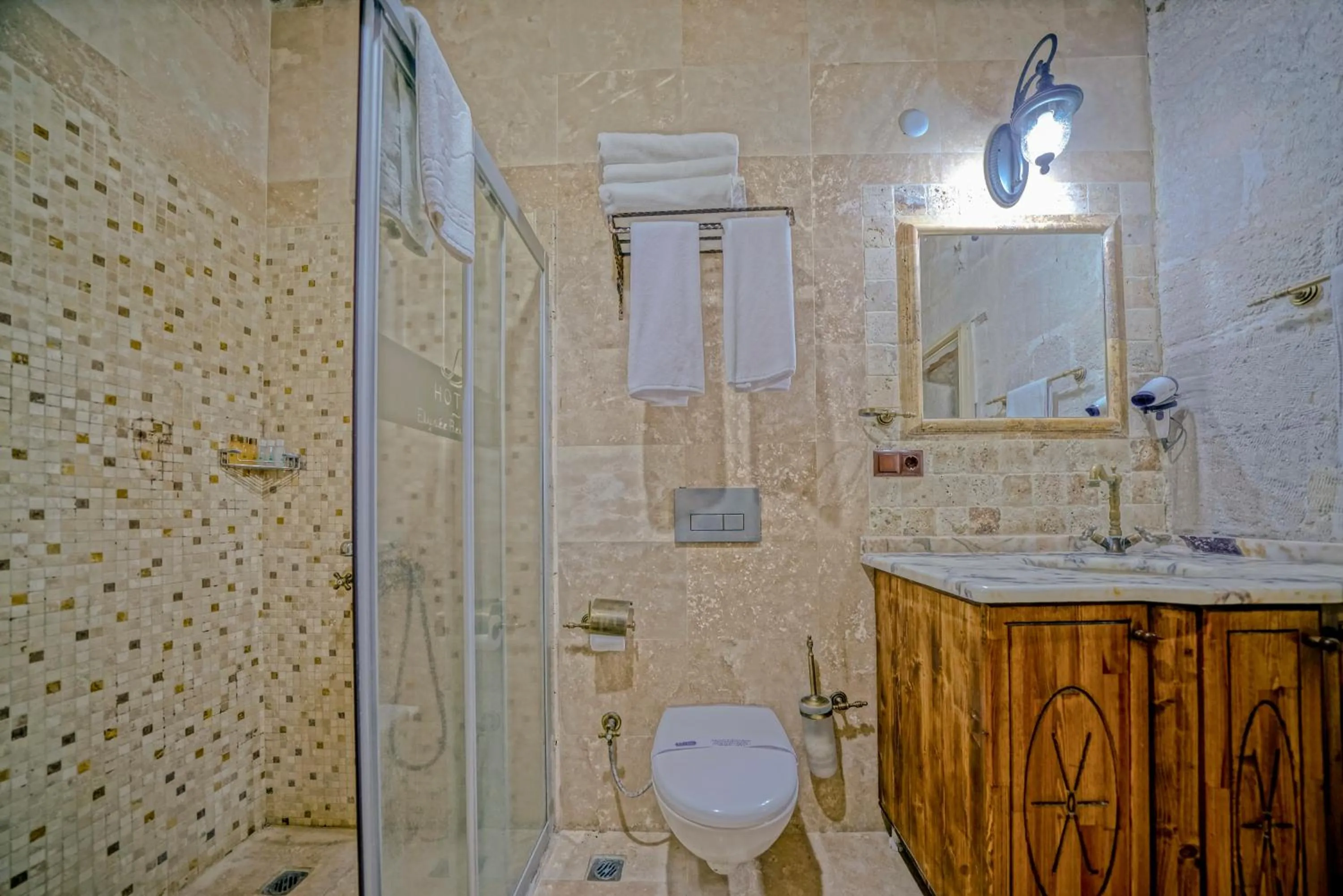 Massage in Elysee Cave House