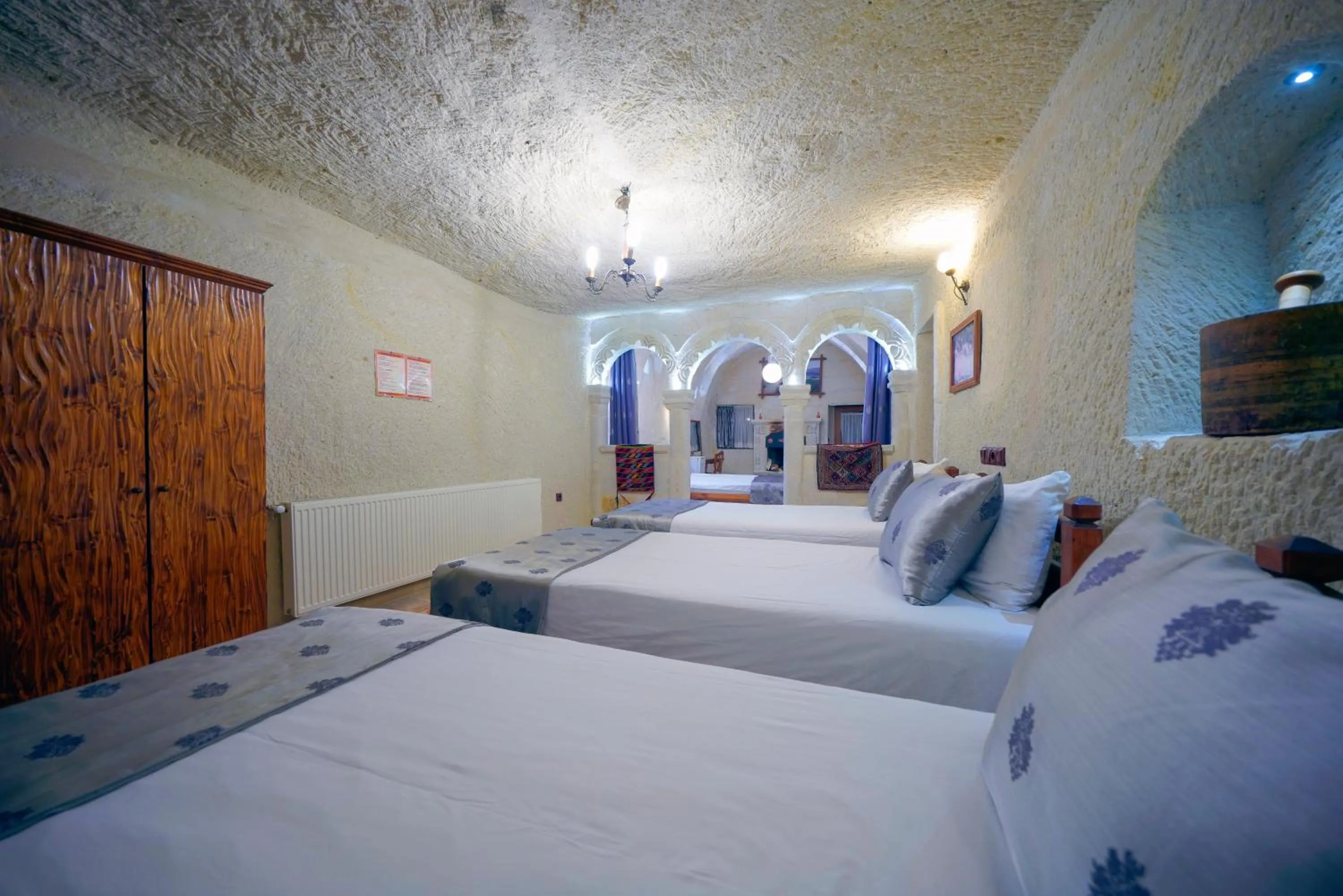 Massage, Bed in Elysee Cave House
