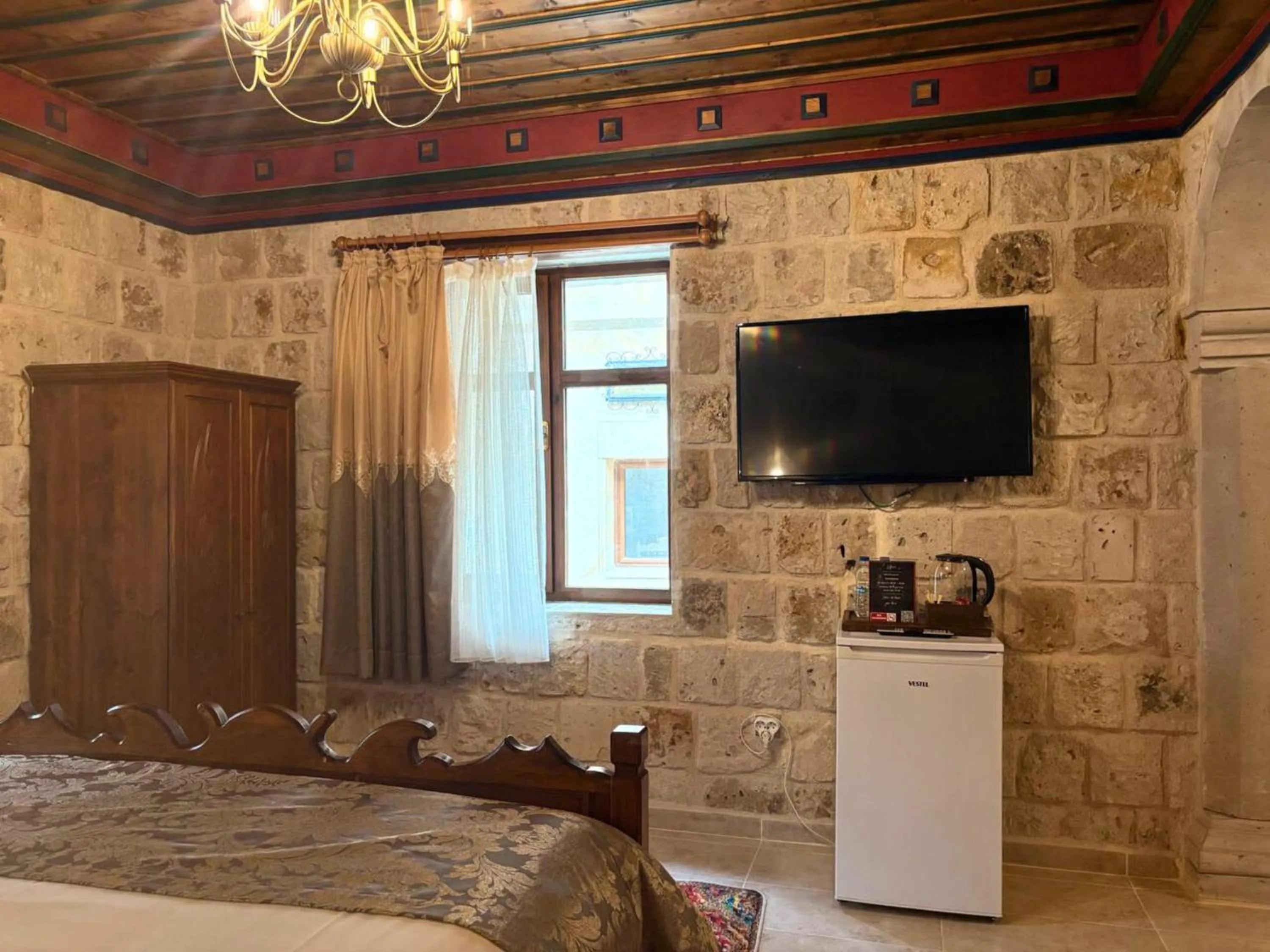 TV and multimedia, Bed in Elysee Cave House