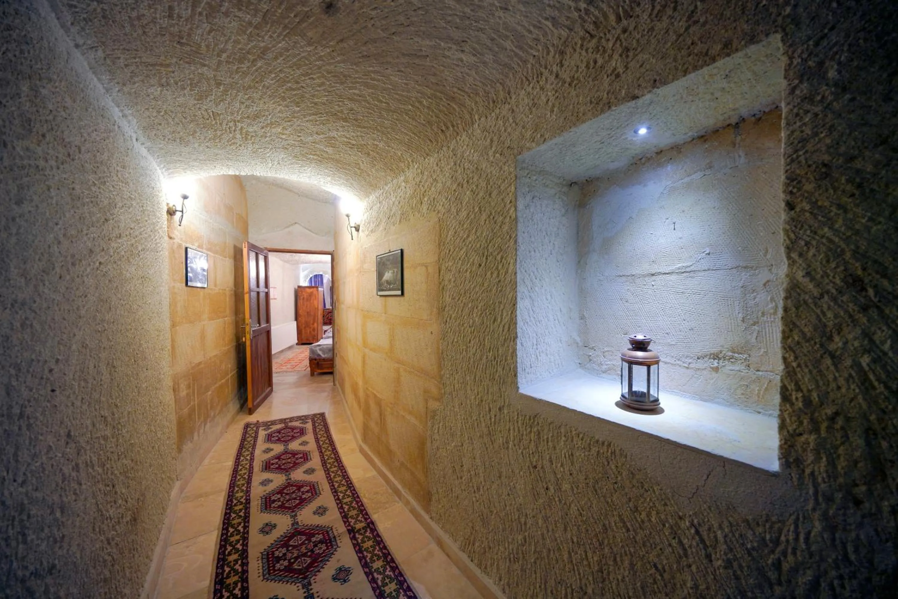 Massage in Elysee Cave House