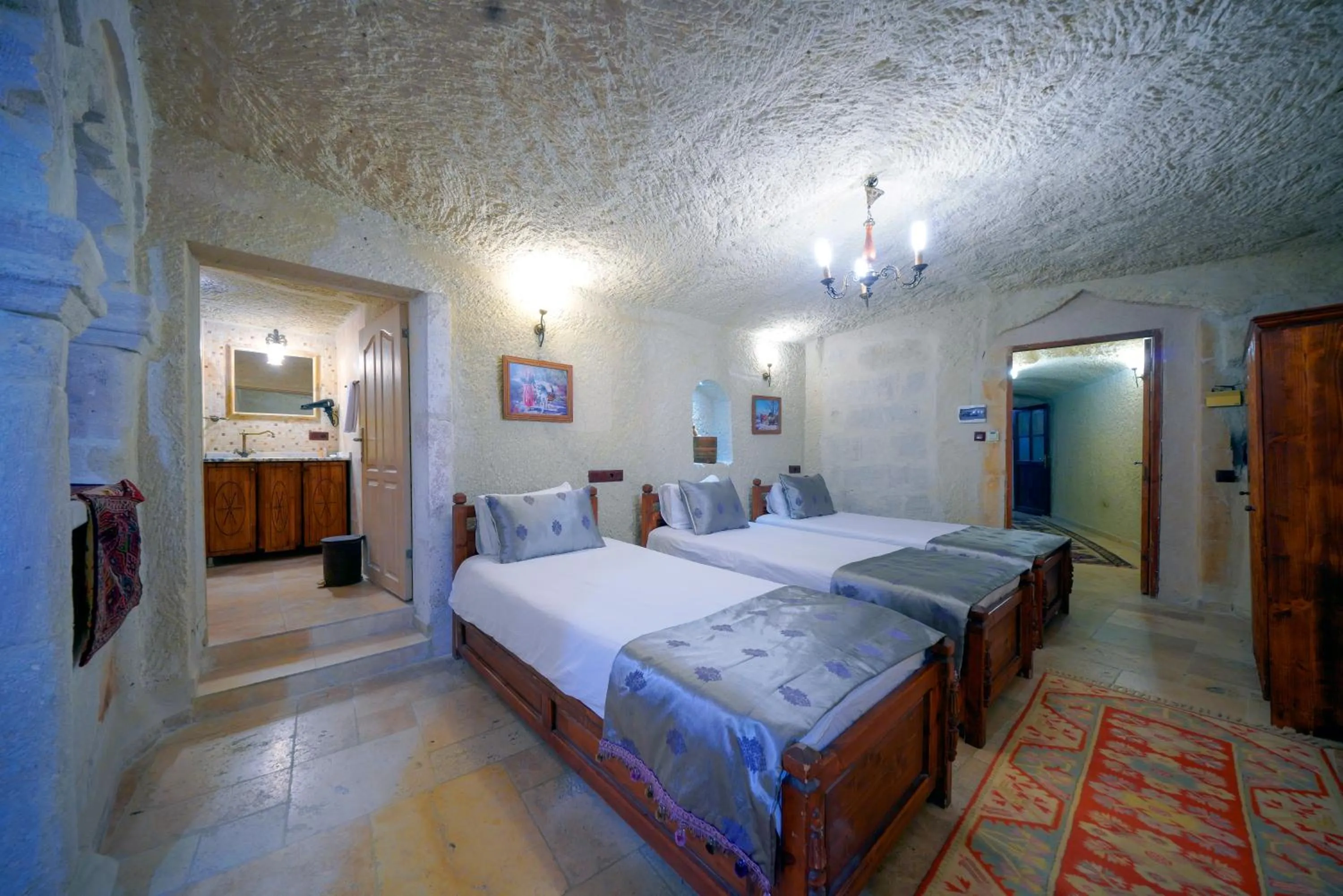 Massage, Bed in Elysee Cave House