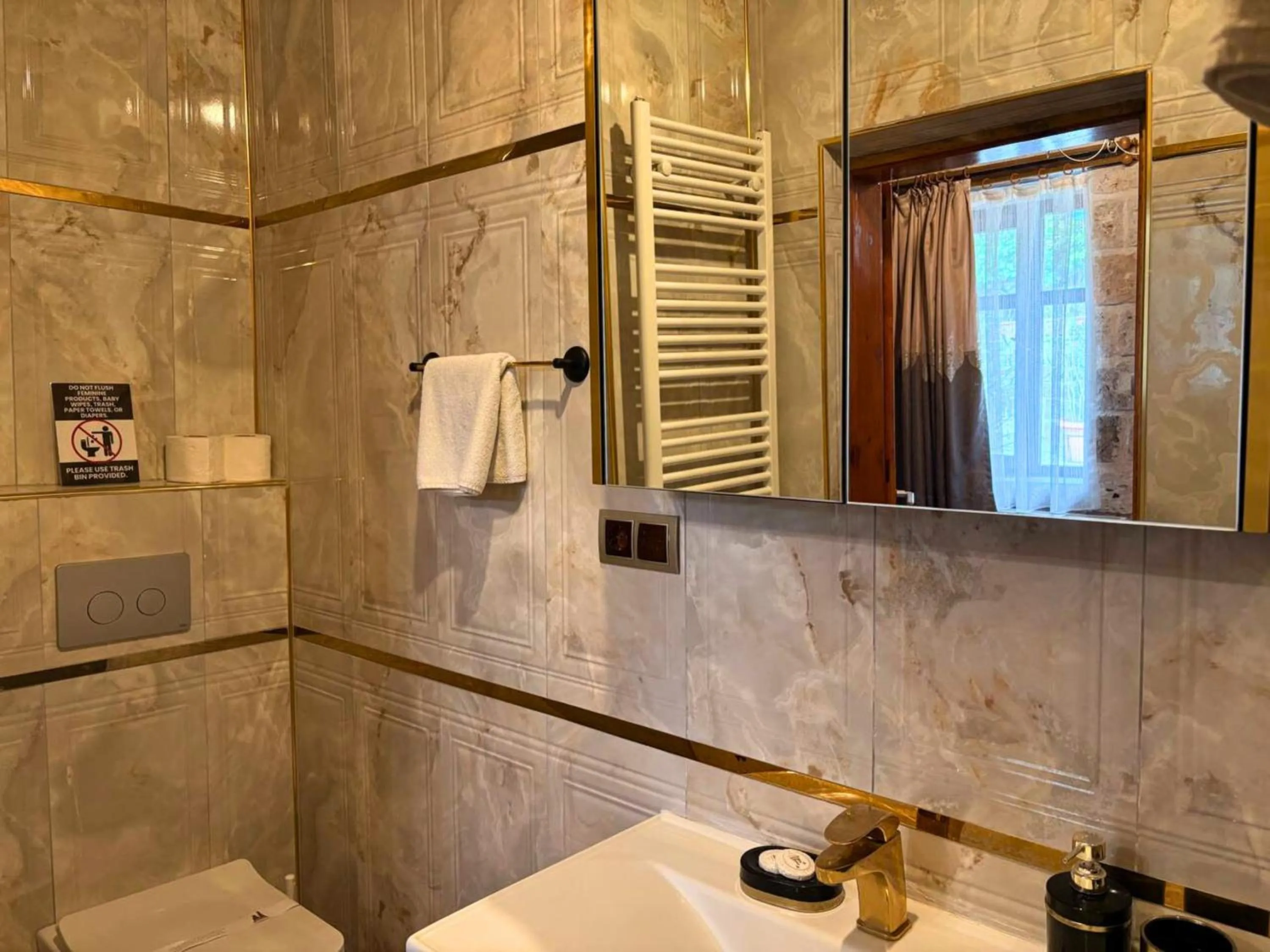 Bathroom in Elysee Cave House