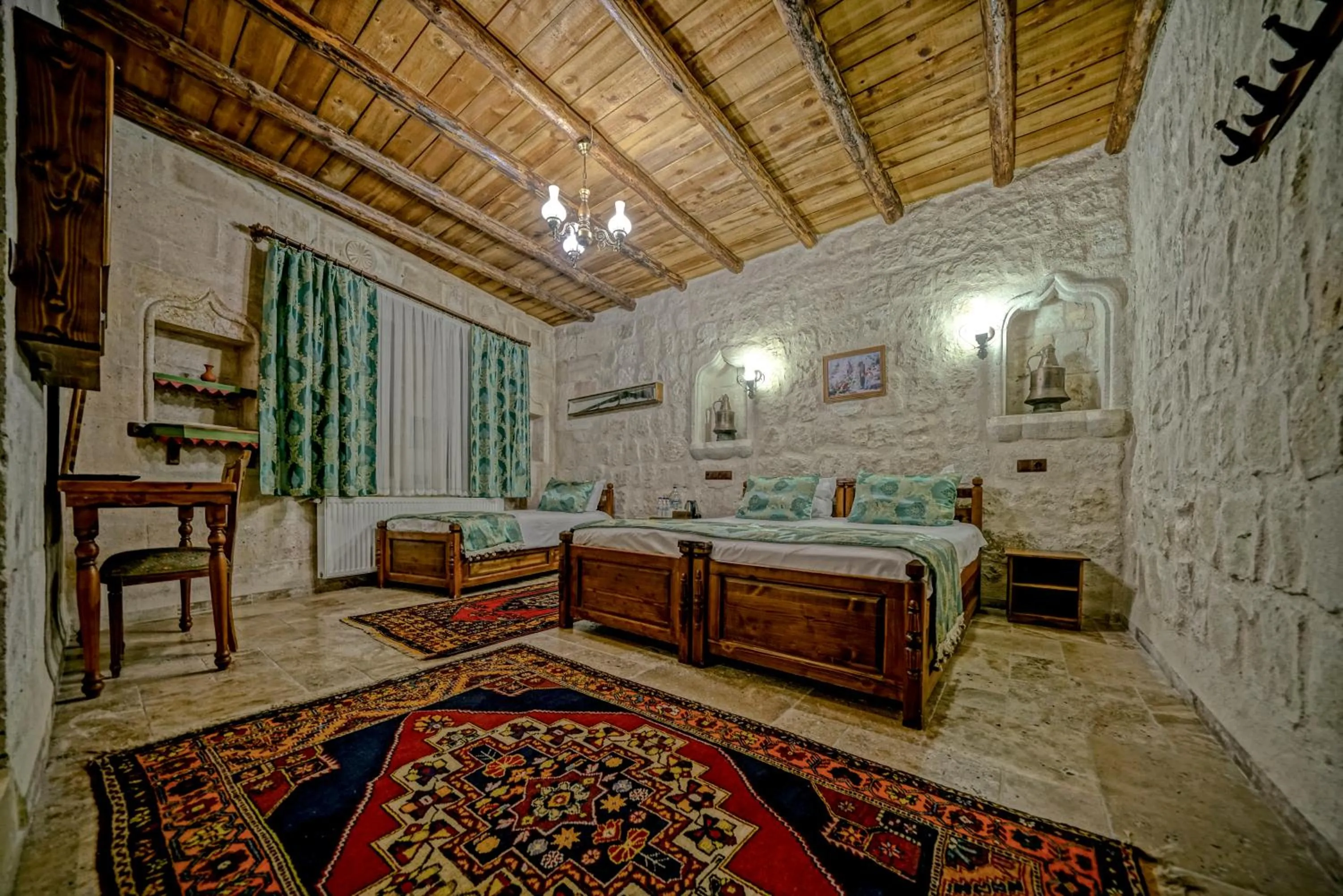 Massage, Bed in Elysee Cave House