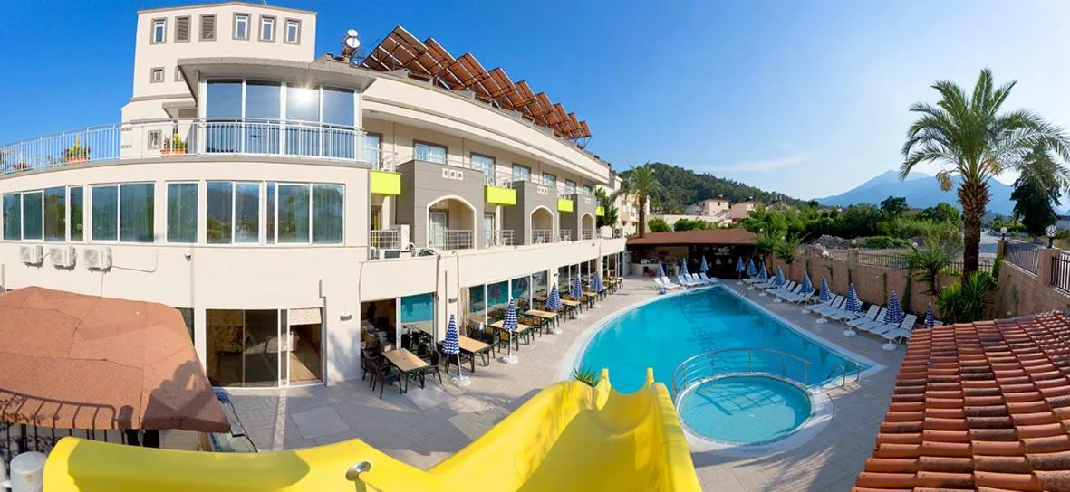 Pool view in Rich Melissa Hotel