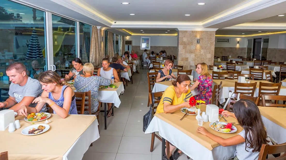 Restaurant/places to eat in Rich Melissa Hotel