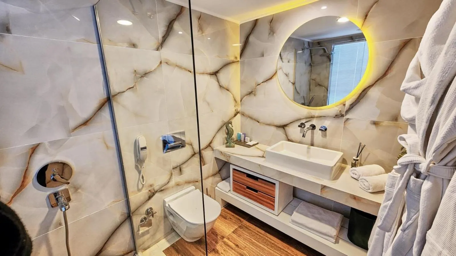 Shower in Palmalife Bodrum Resort & Spa