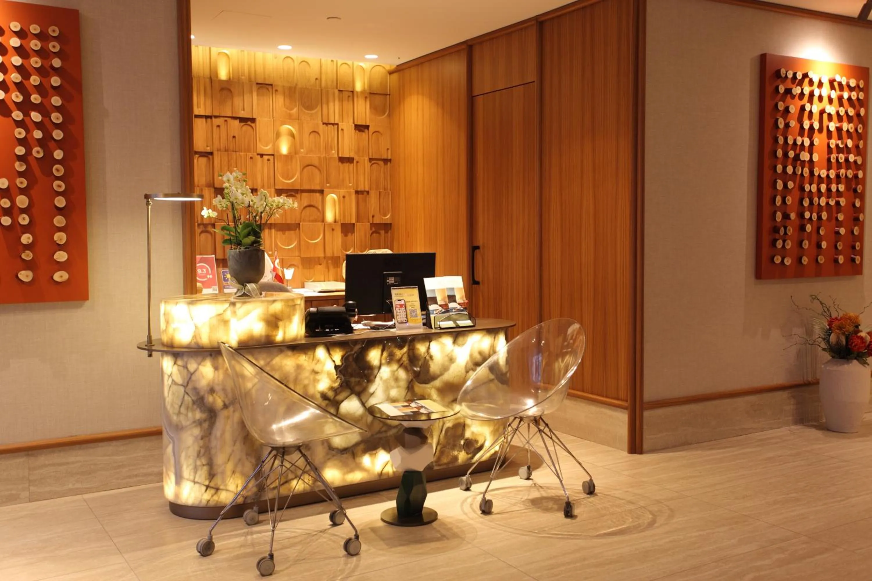 Lobby or reception in Housez Suites & Apartments Special Class