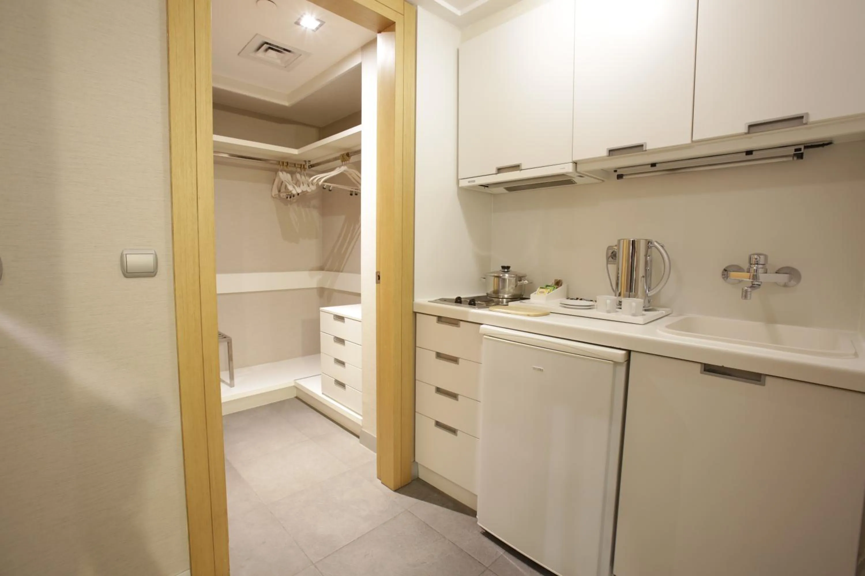 Kitchen or kitchenette in Housez Suites & Apartments Special Class