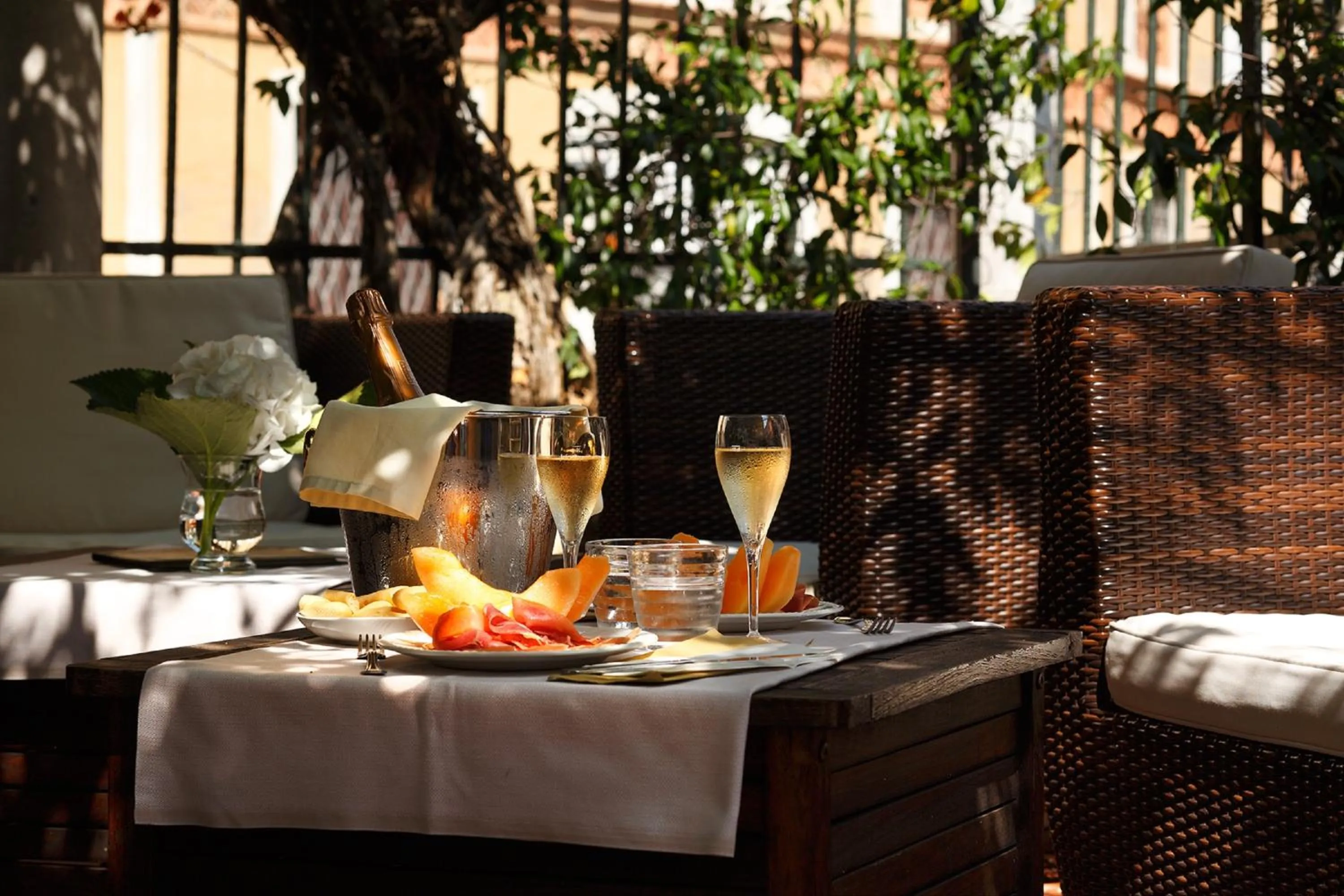 Alcoholic drinks in Pensione Accademia - Villa Maravege