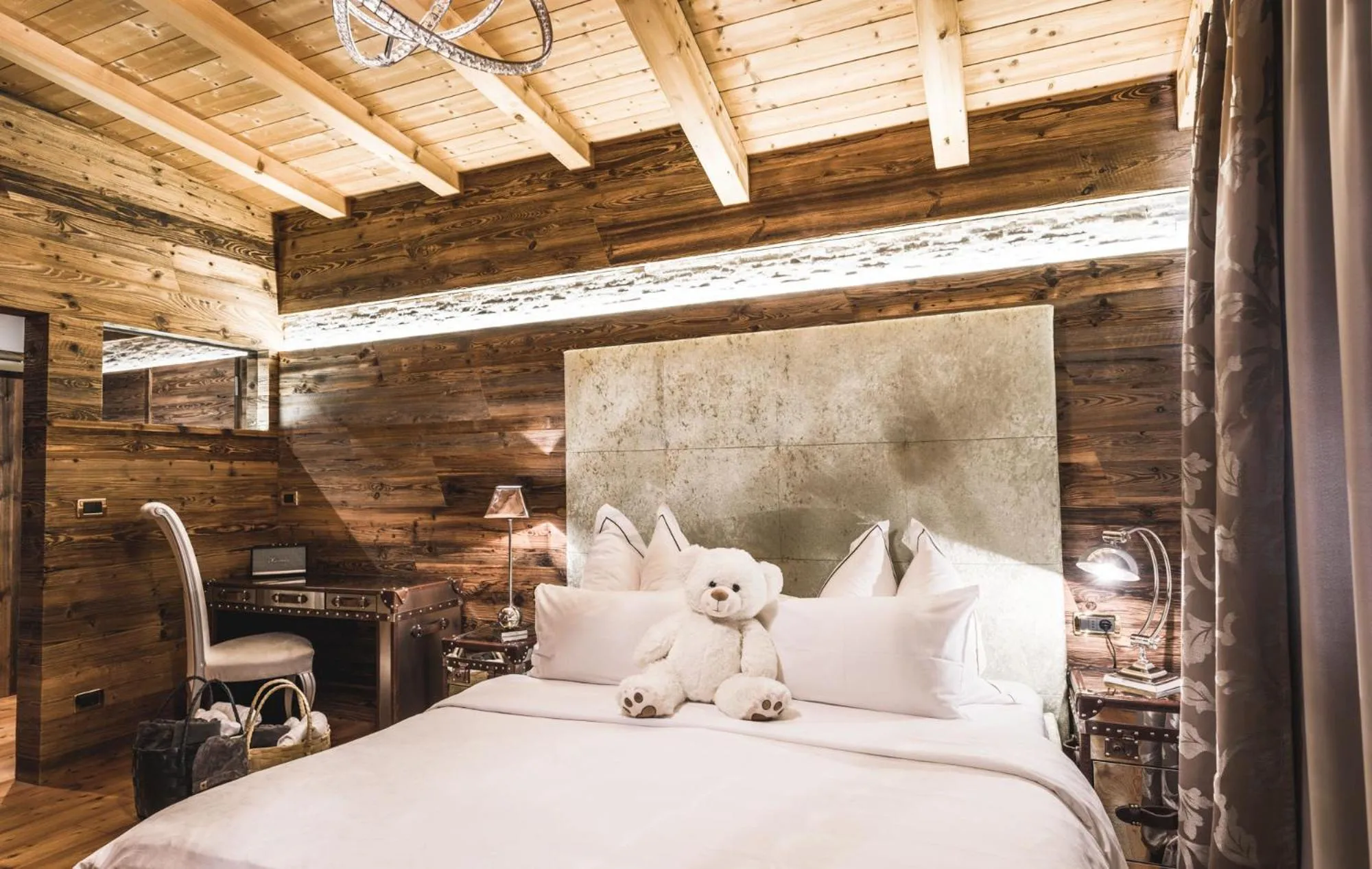 Property building, Bed in Alpin Garden Luxury Maison & SPA - Adults Only