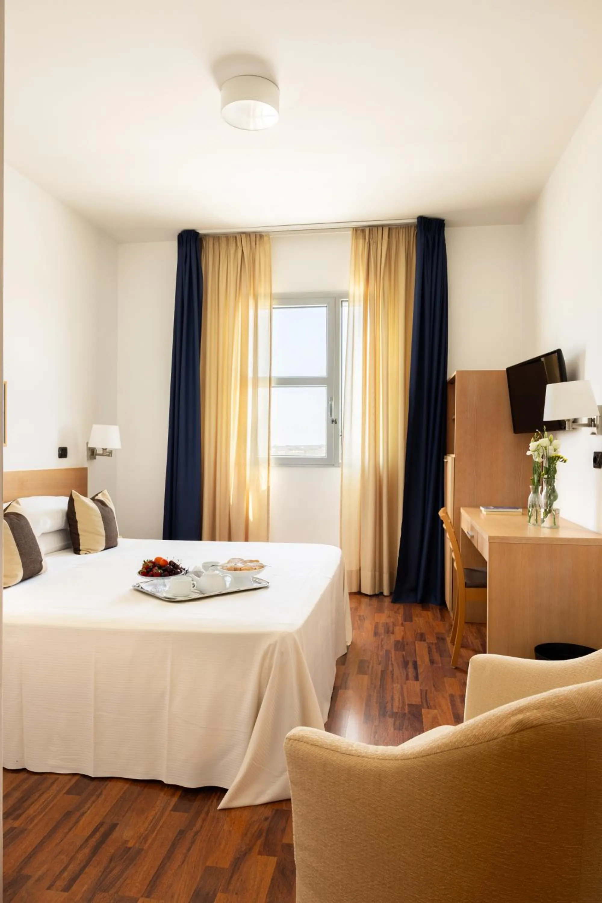 Bedroom, Bed in Hotel Majesty Bari