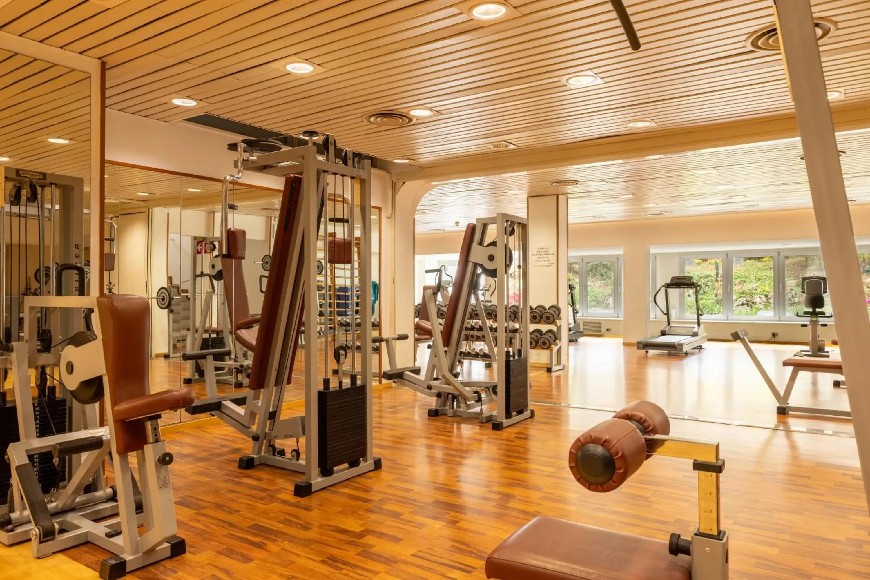 Fitness centre/facilities in Hotel Majesty Bari Fitness centre/facilities in Hotel Majesty Bari