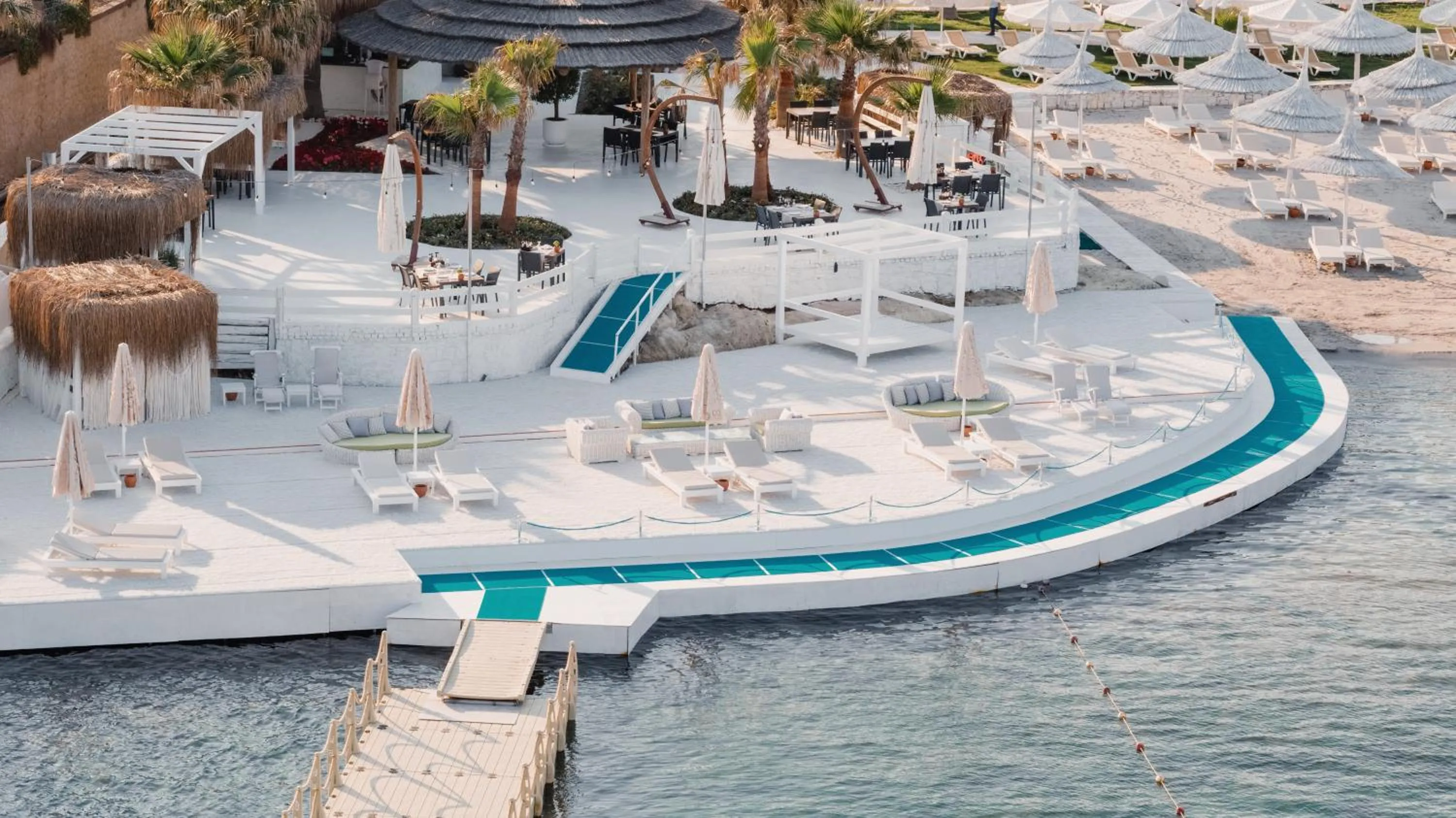 Restaurant/places to eat in Cocos The Club Solto