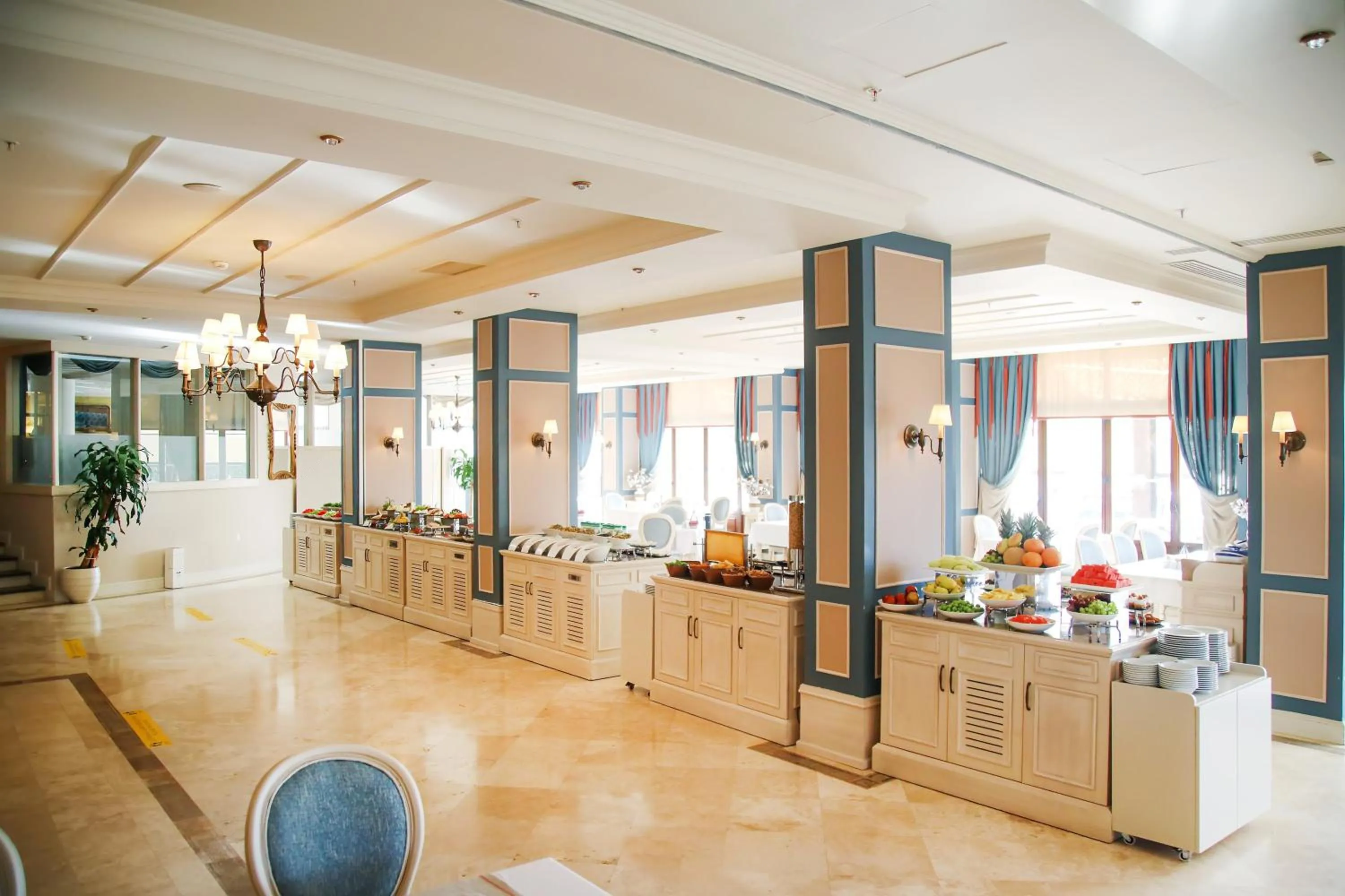 Restaurant/places to eat in Cocos The Club Solto