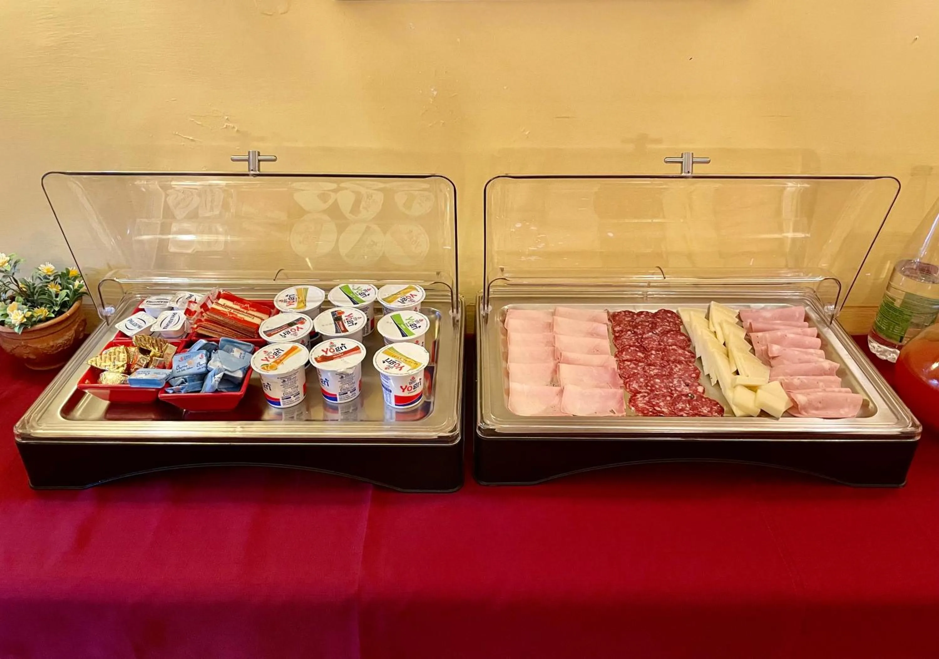 Breakfast, Food in Hotel Berti