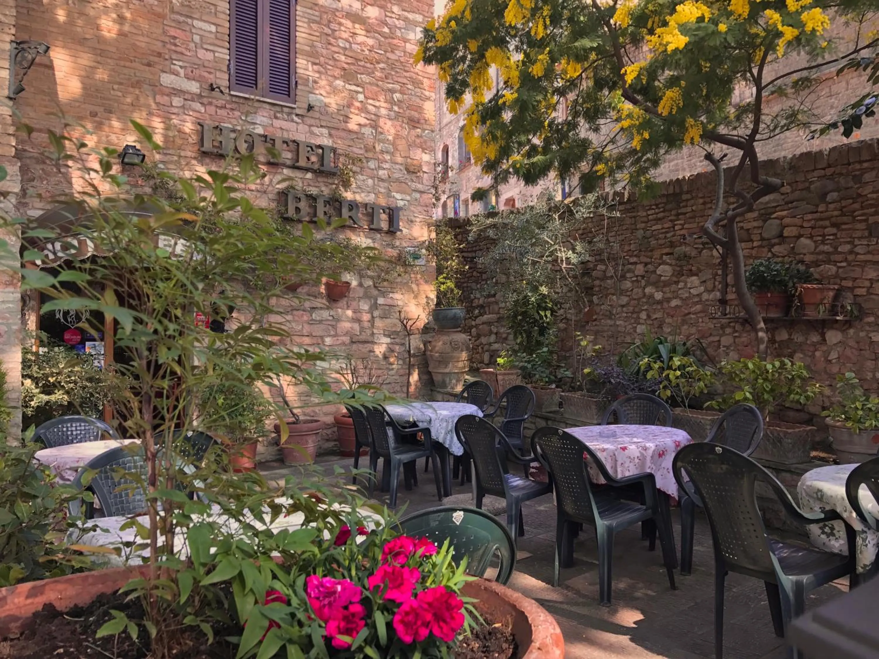 Facade/entrance in Hotel Berti