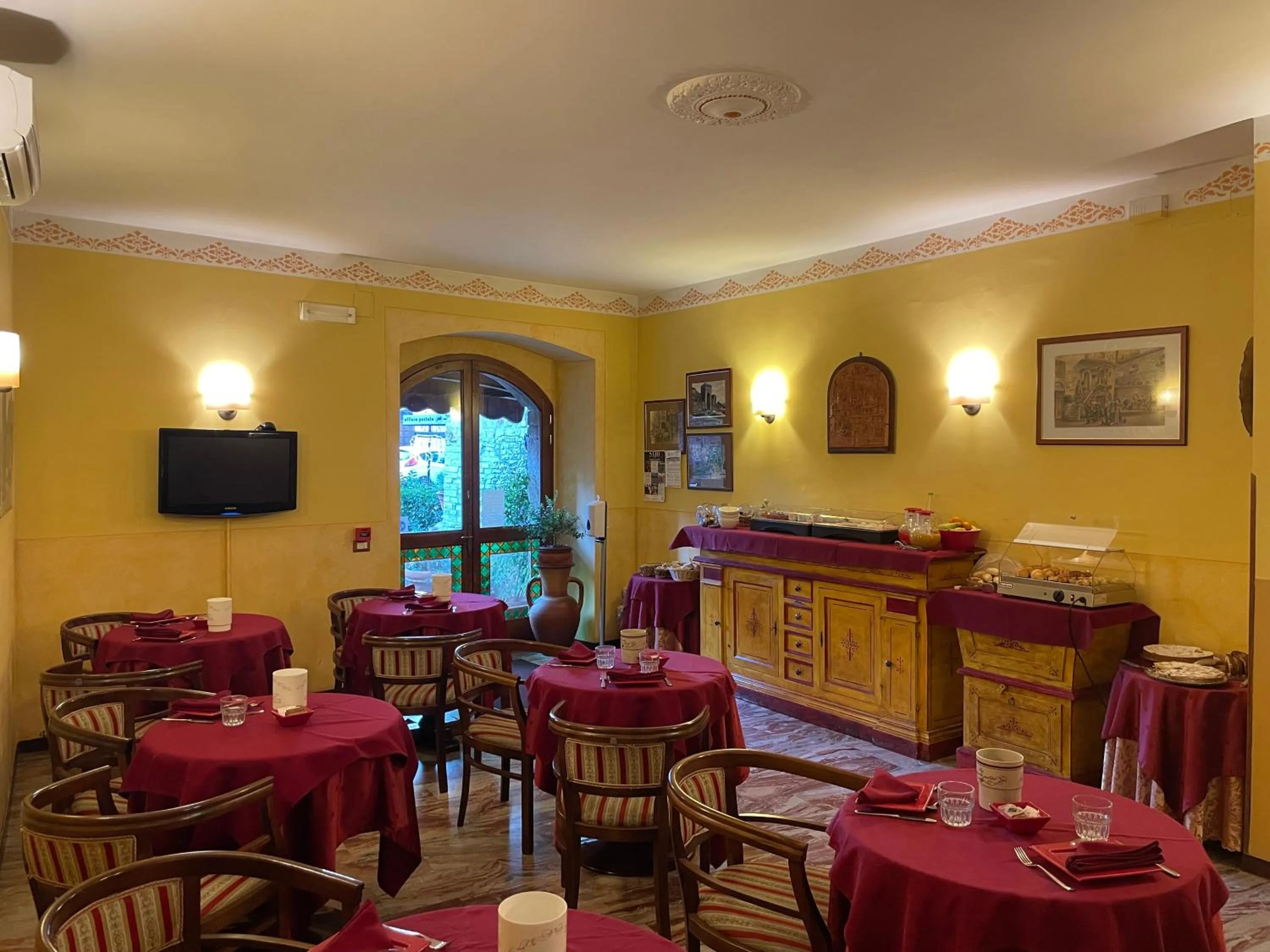 Breakfast, Restaurant/Places to Eat in Hotel Berti