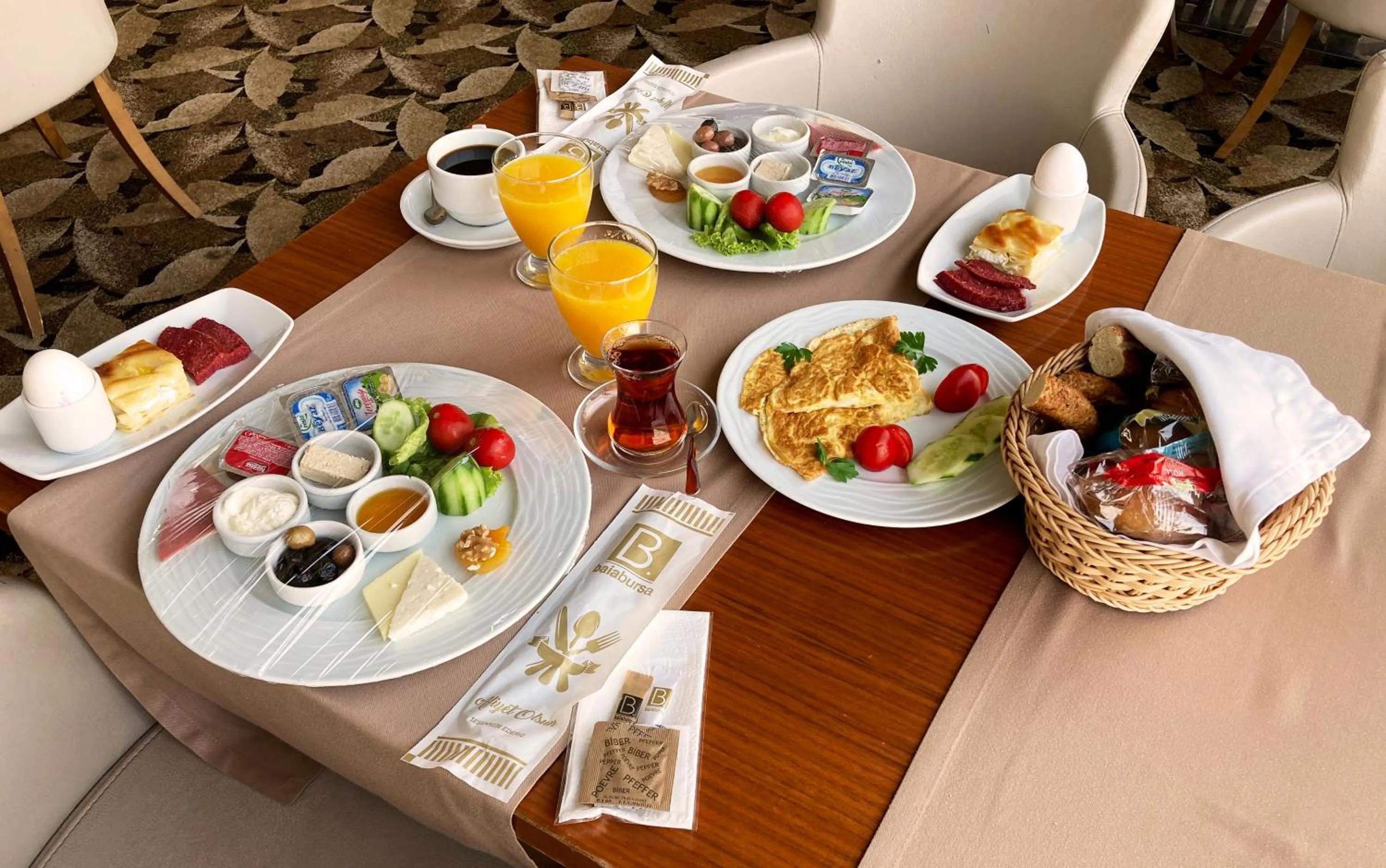 Restaurant/places to eat in Baia Bursa Hotel