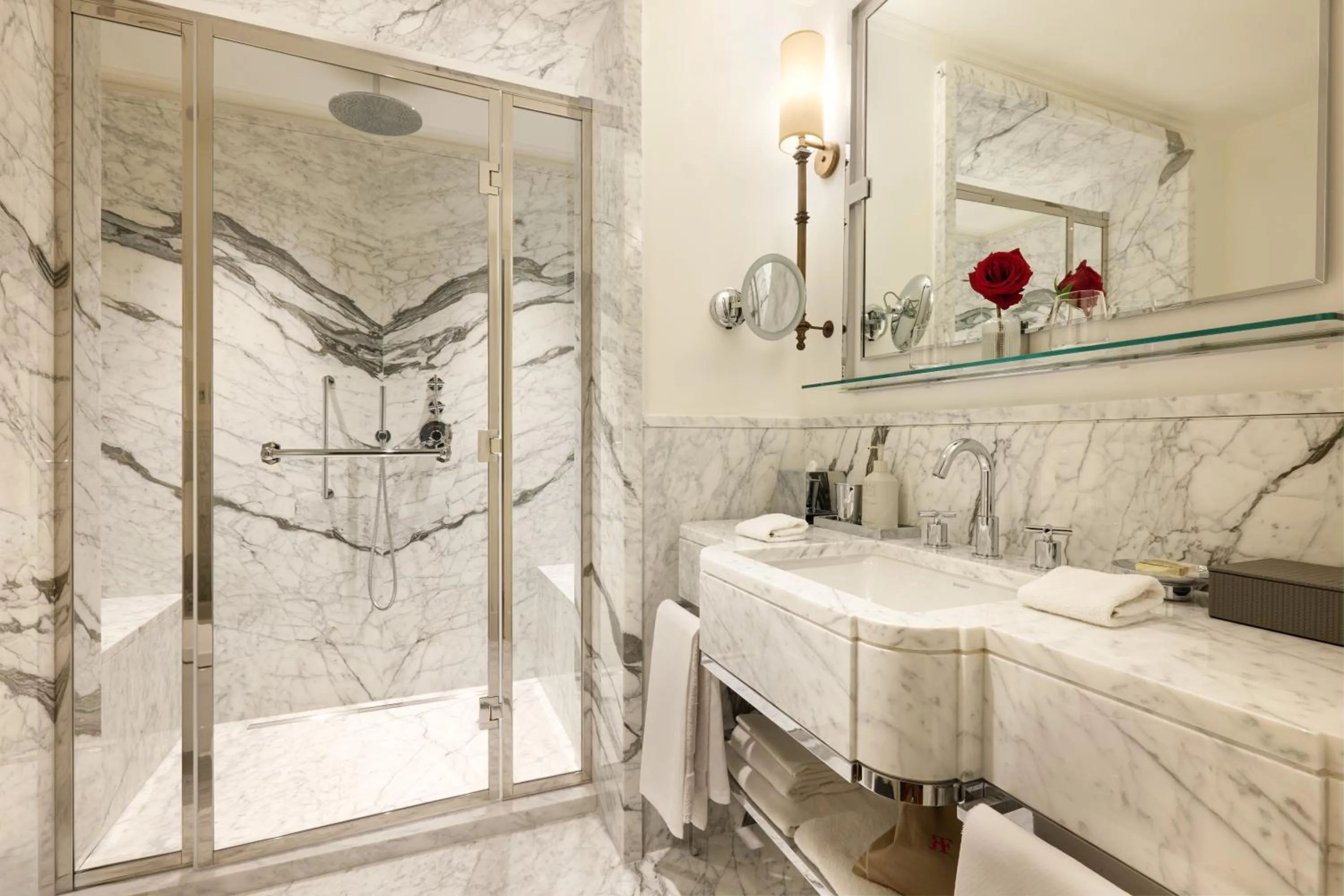 Bathroom in Rocco Forte Hotel Savoy