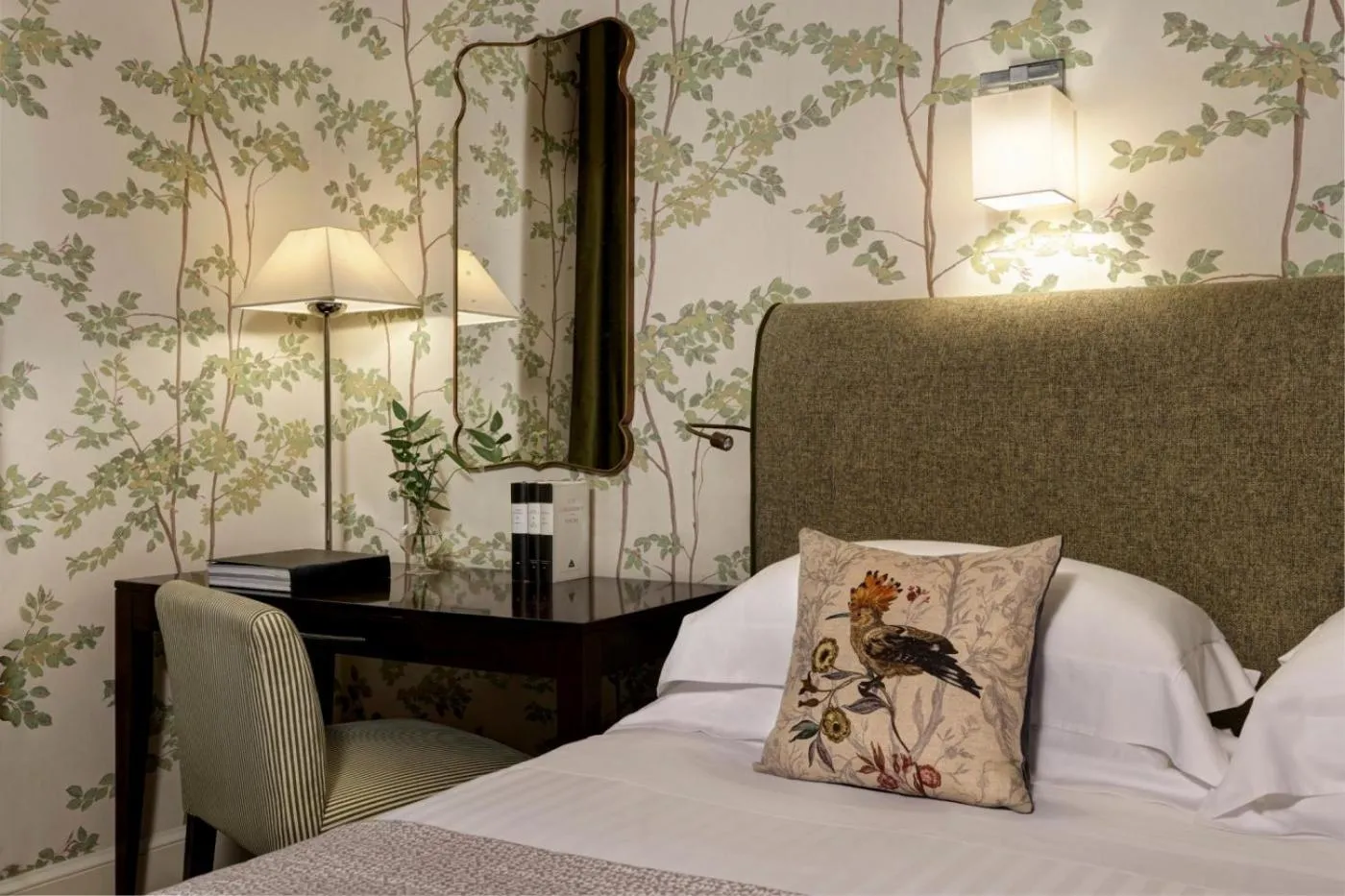 Bedroom, Bed in Rocco Forte Hotel Savoy