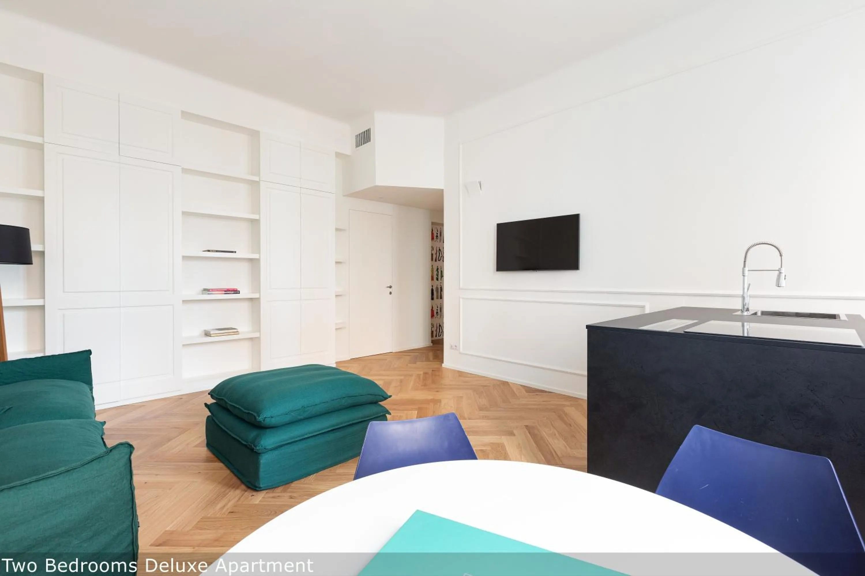 TV and multimedia in Brera Apartments in San Fermo