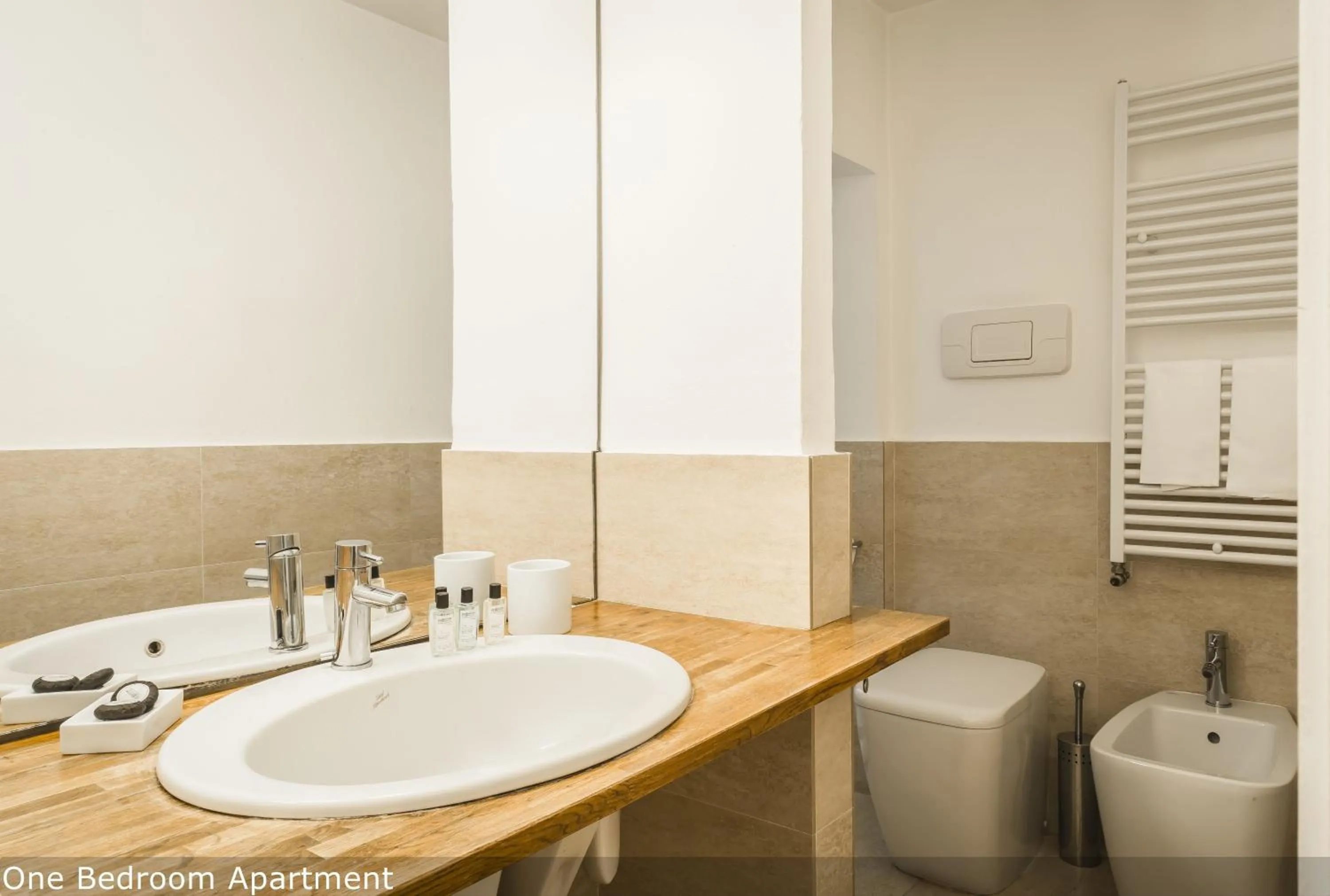 Toilet in Brera Apartments in San Fermo