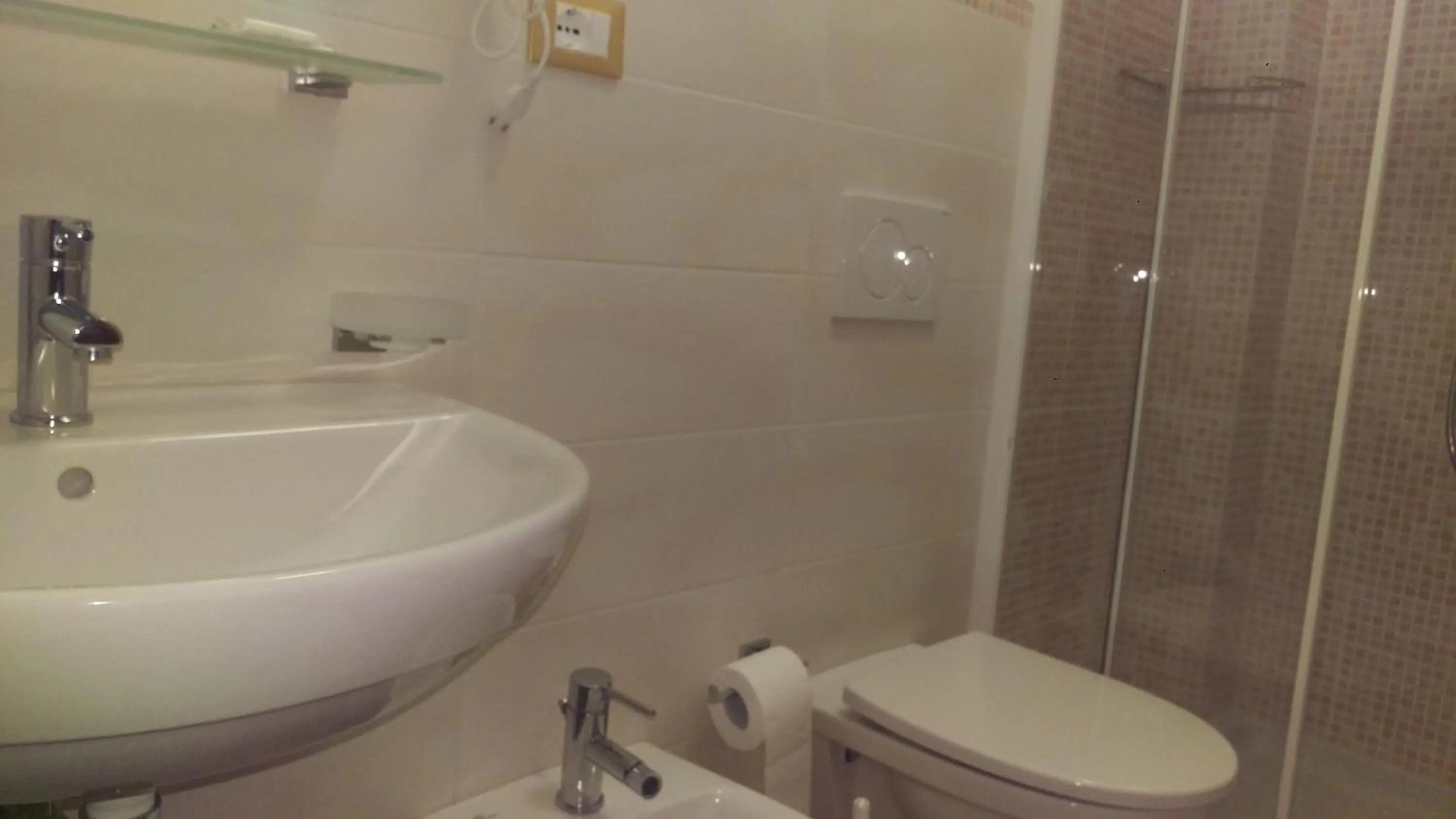 Bathroom in Affittacamere Rollando