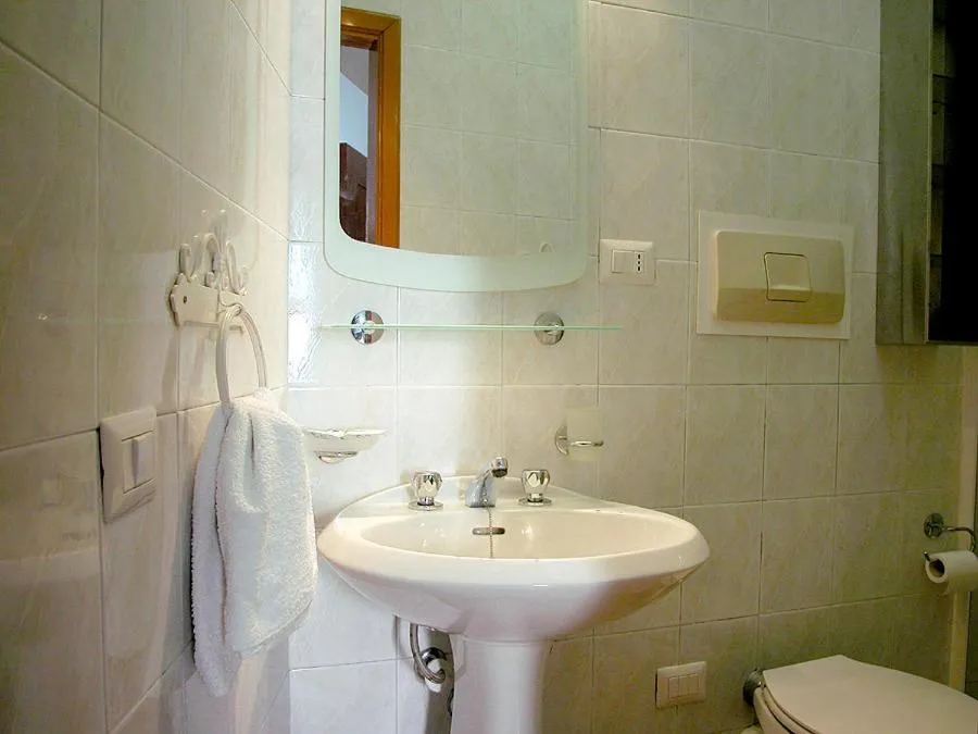 Toilet in Affittacamere Rollando
