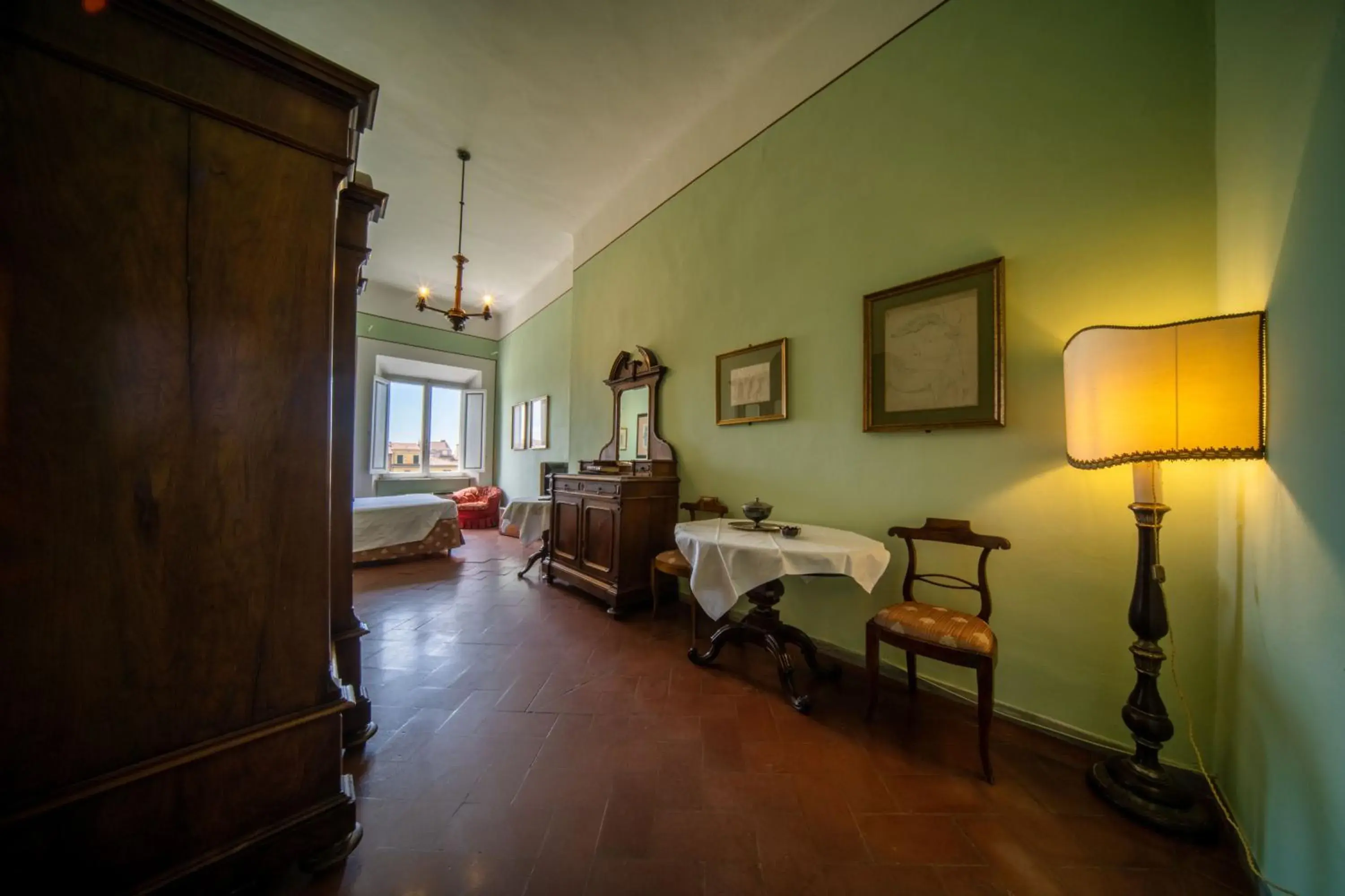 Family Room in Royal Victoria Hotel Family Room in Royal Victoria Hotel