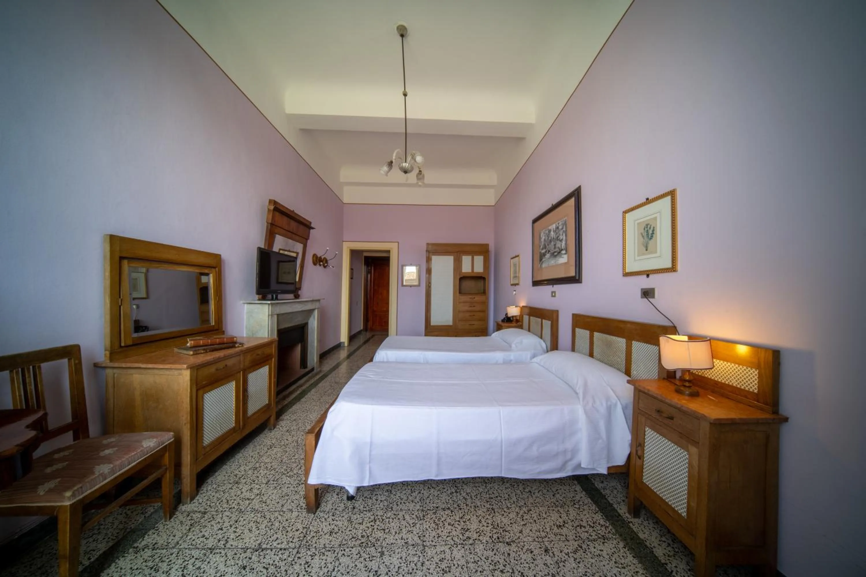 Bedroom, Bed in Royal Victoria Hotel