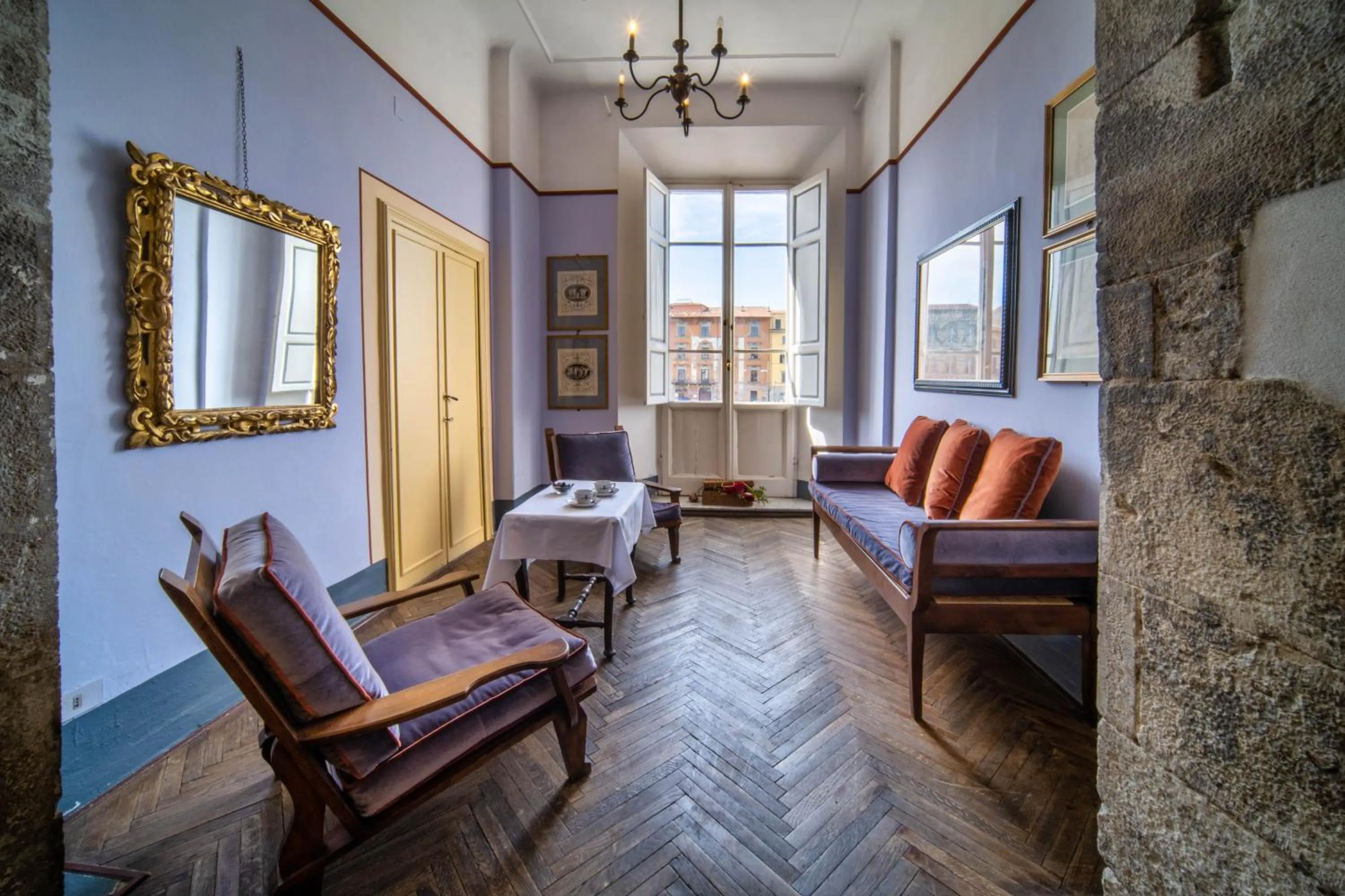 Bedroom in Royal Victoria Hotel