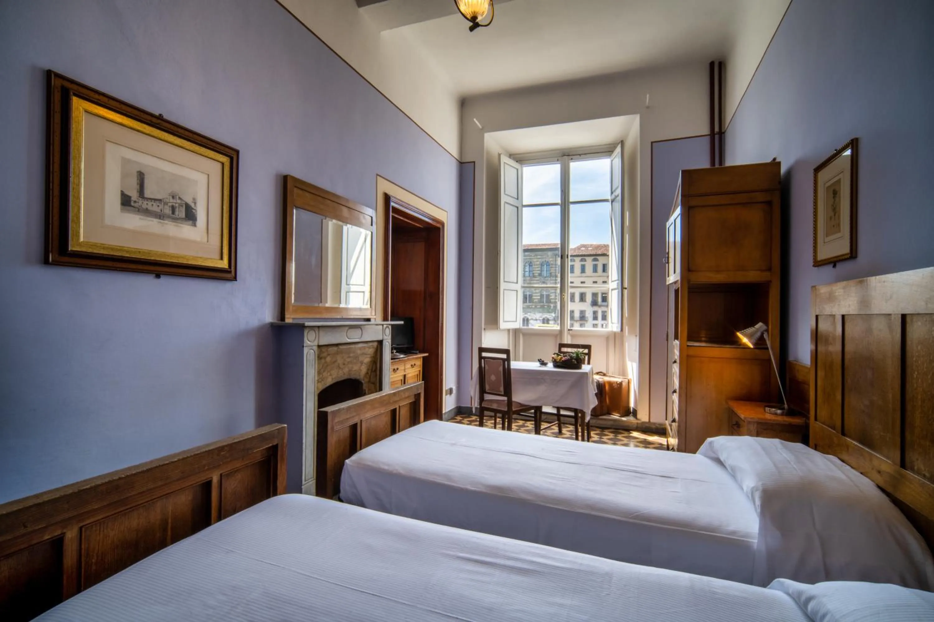 View (from property/room), Bed in Royal Victoria Hotel