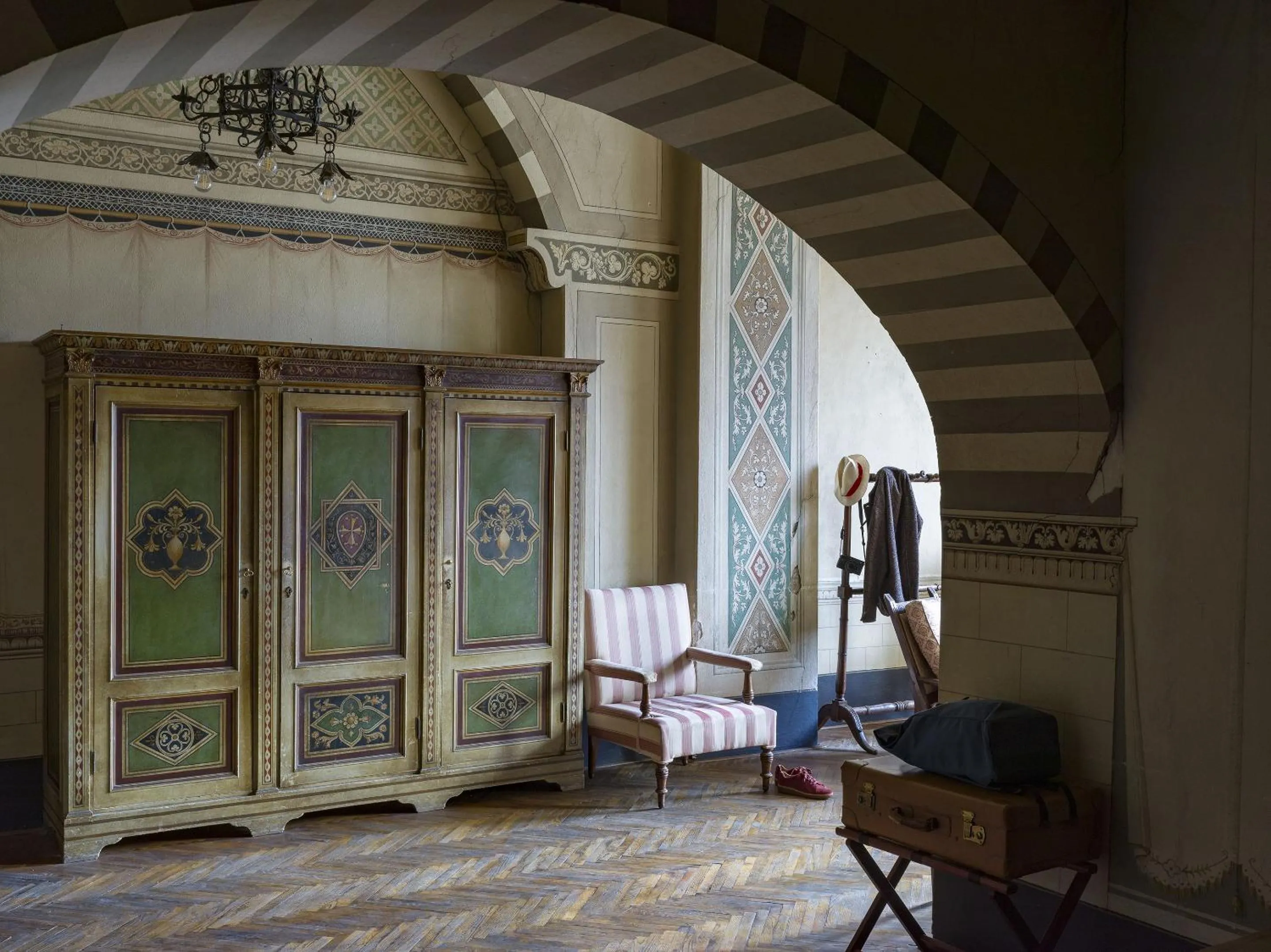Bedroom in Royal Victoria Hotel
