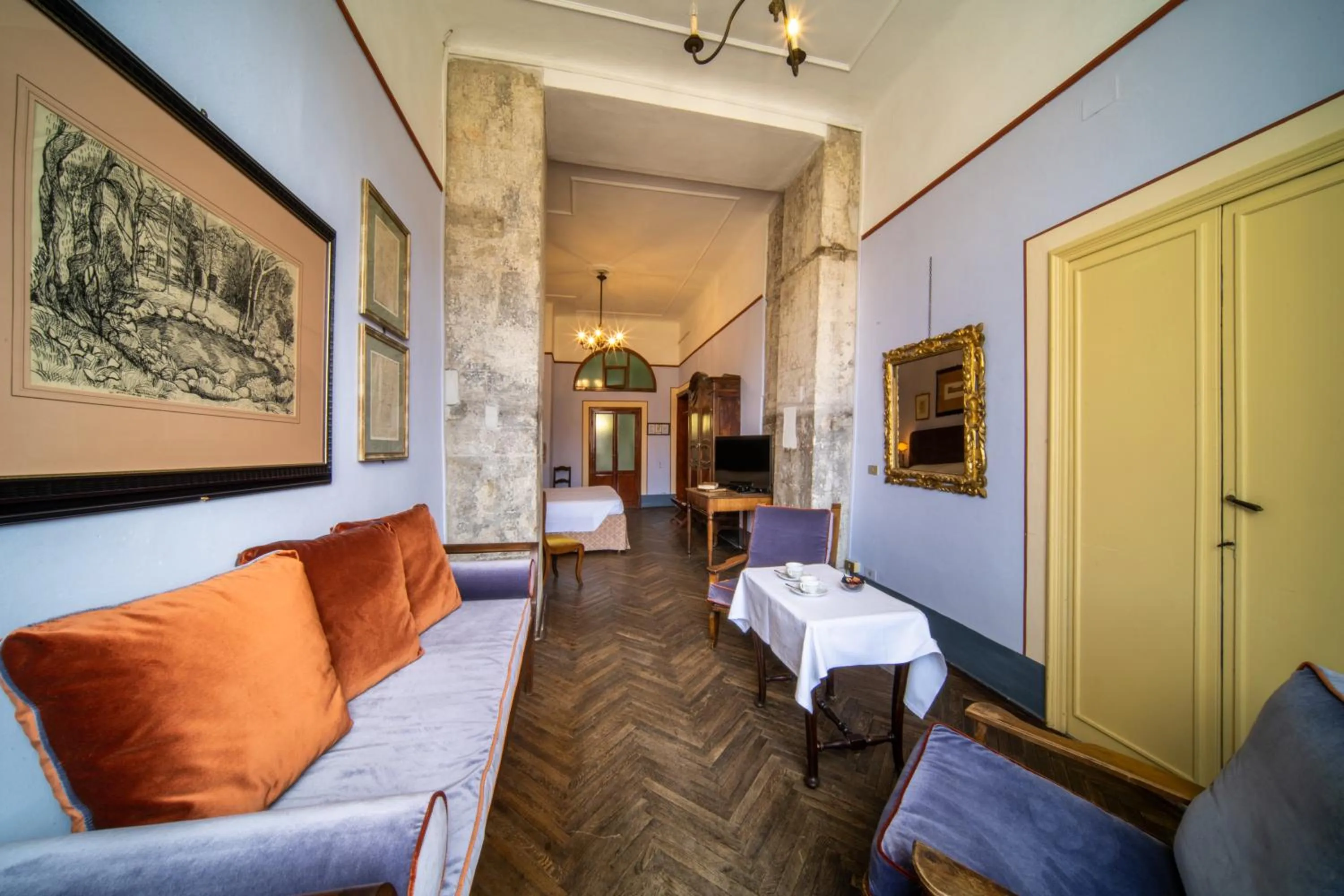 Bedroom in Royal Victoria Hotel