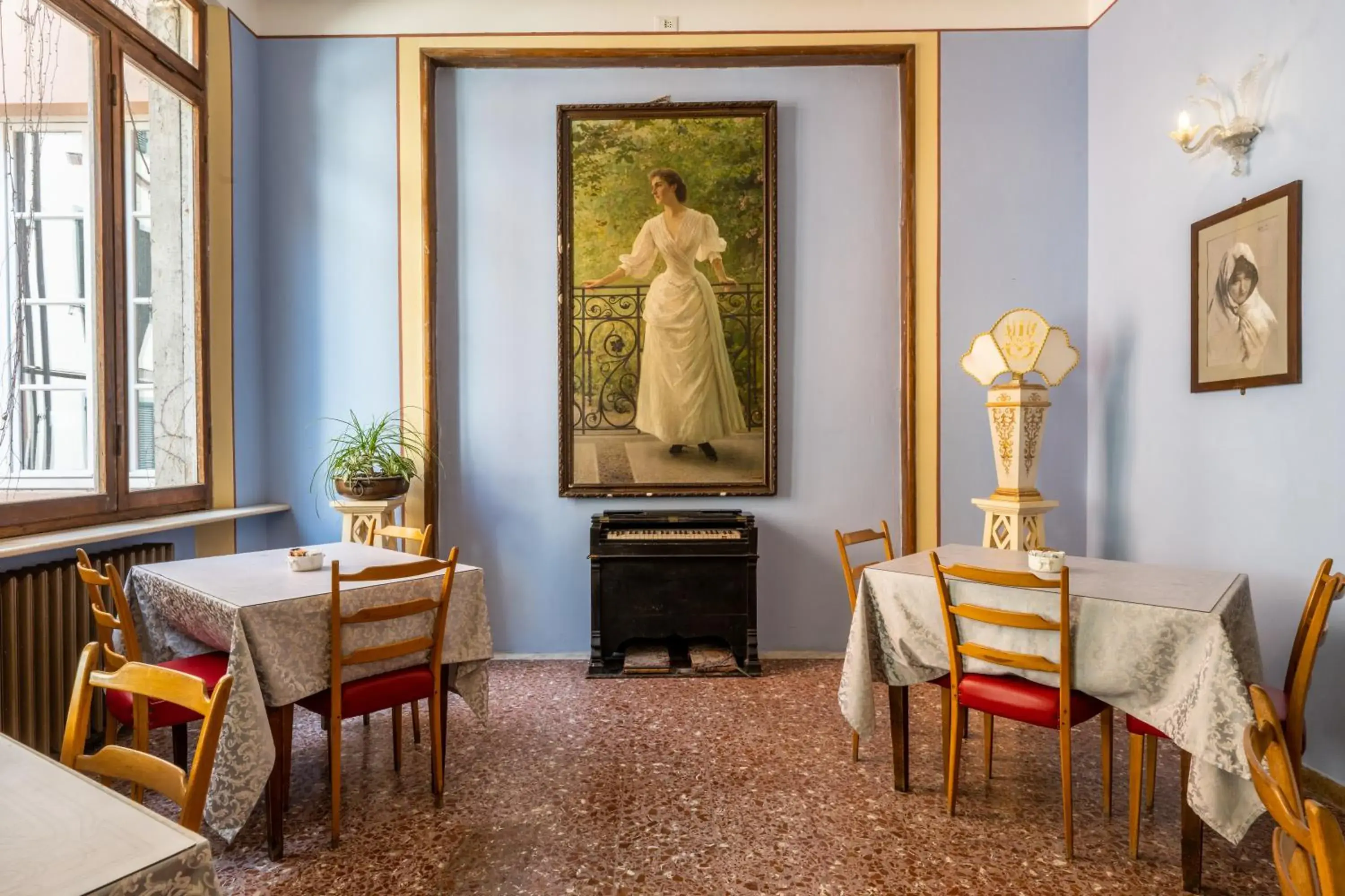 Breakfast in Royal Victoria Hotel Breakfast in Royal Victoria Hotel