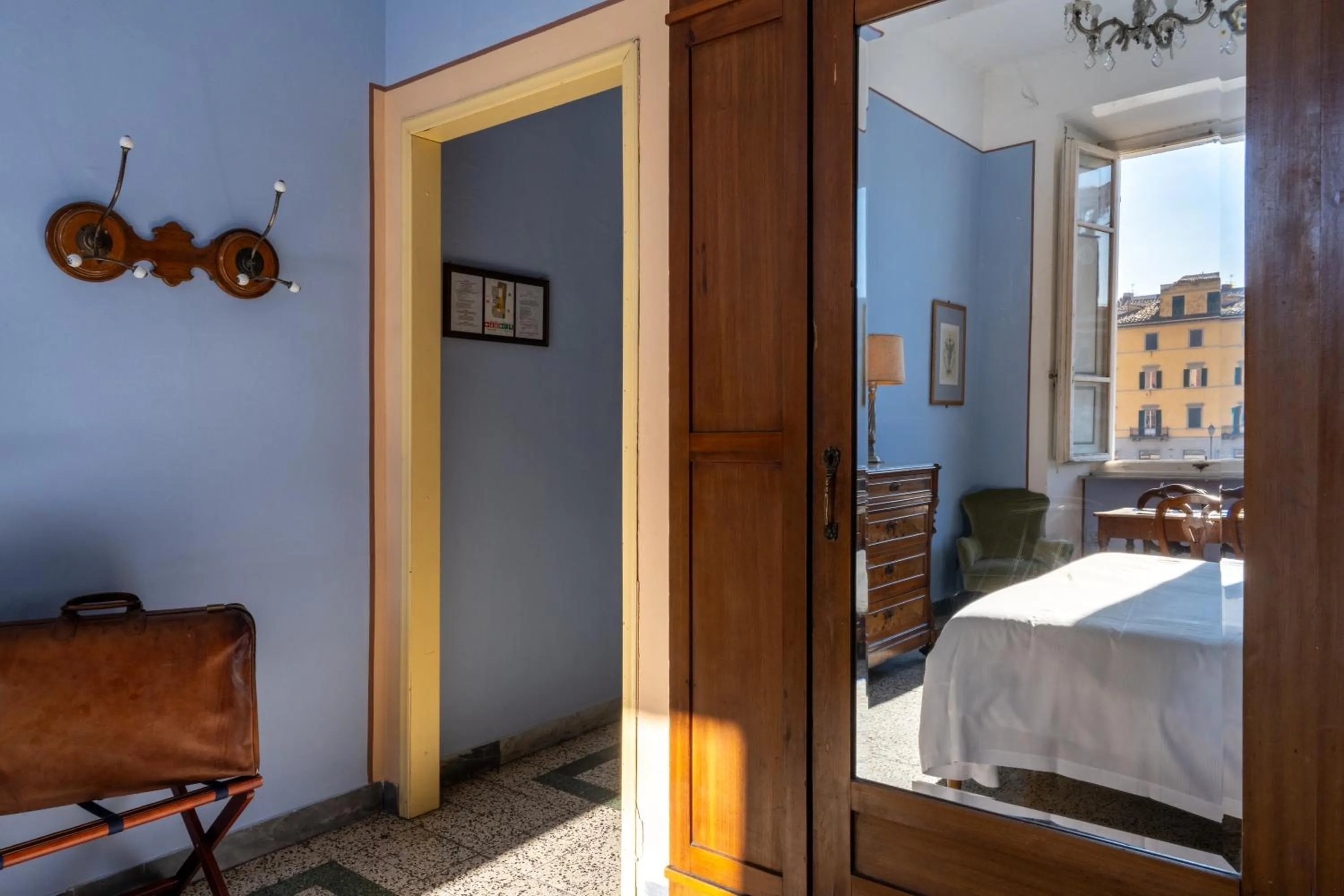 Decorative detail, Bed in Royal Victoria Hotel