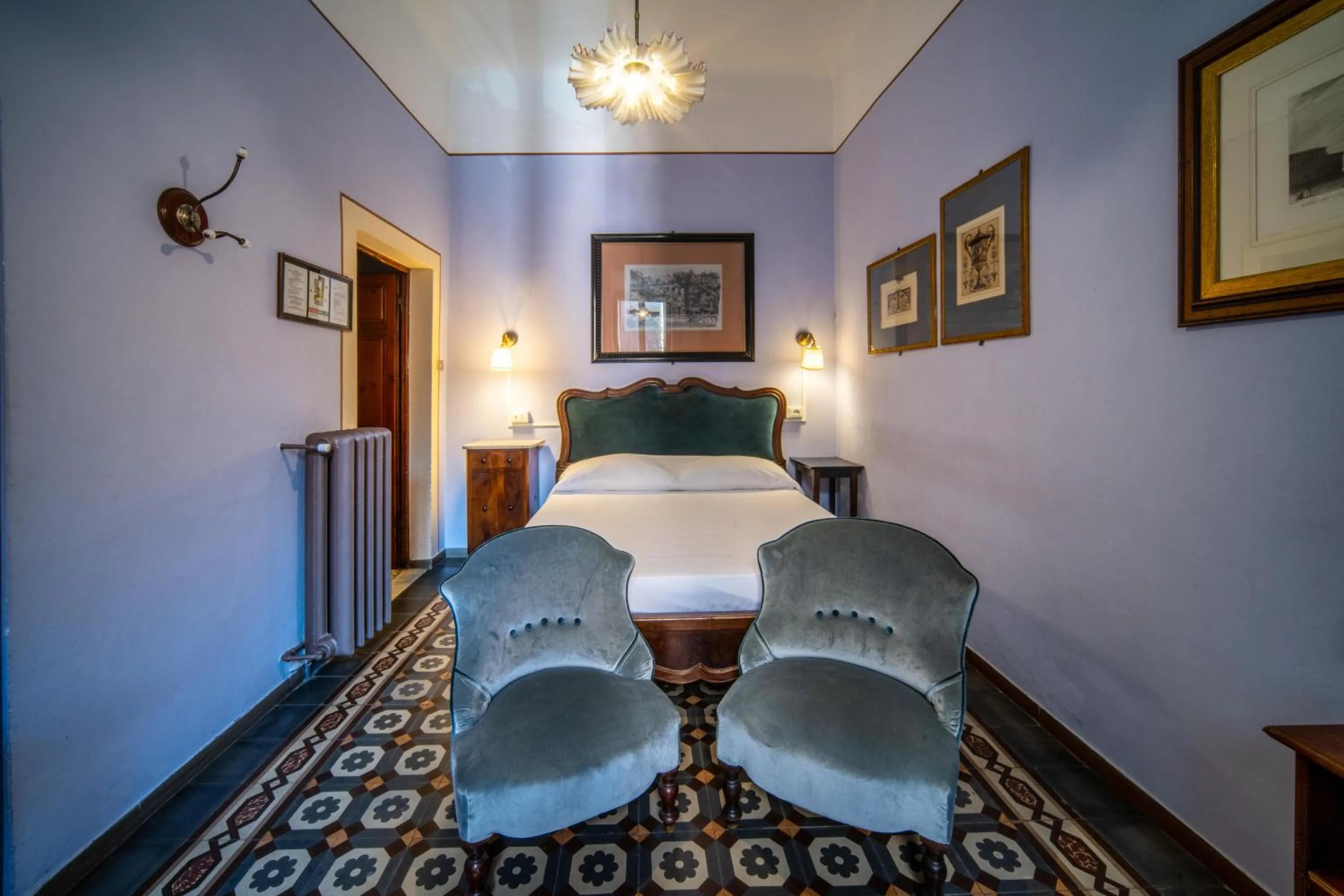 Bedroom, Bed in Royal Victoria Hotel