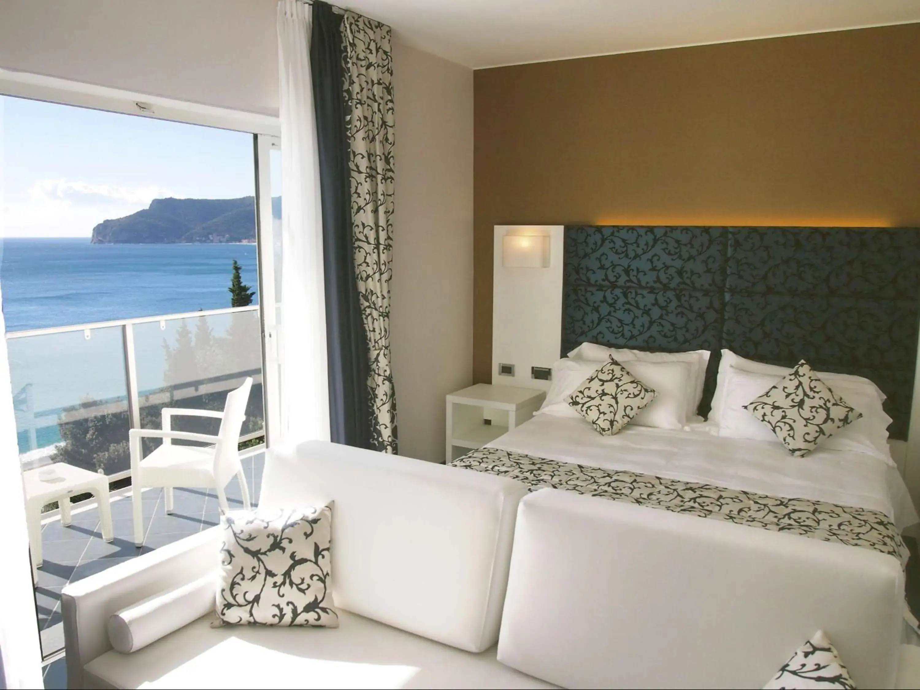 Superior Double Room with Partial Sea View and Terrace in Best Western Hotel Acqua Novella Superior Double Room with Partial Sea View and Terrace in Best Western Hotel Acqua Novella