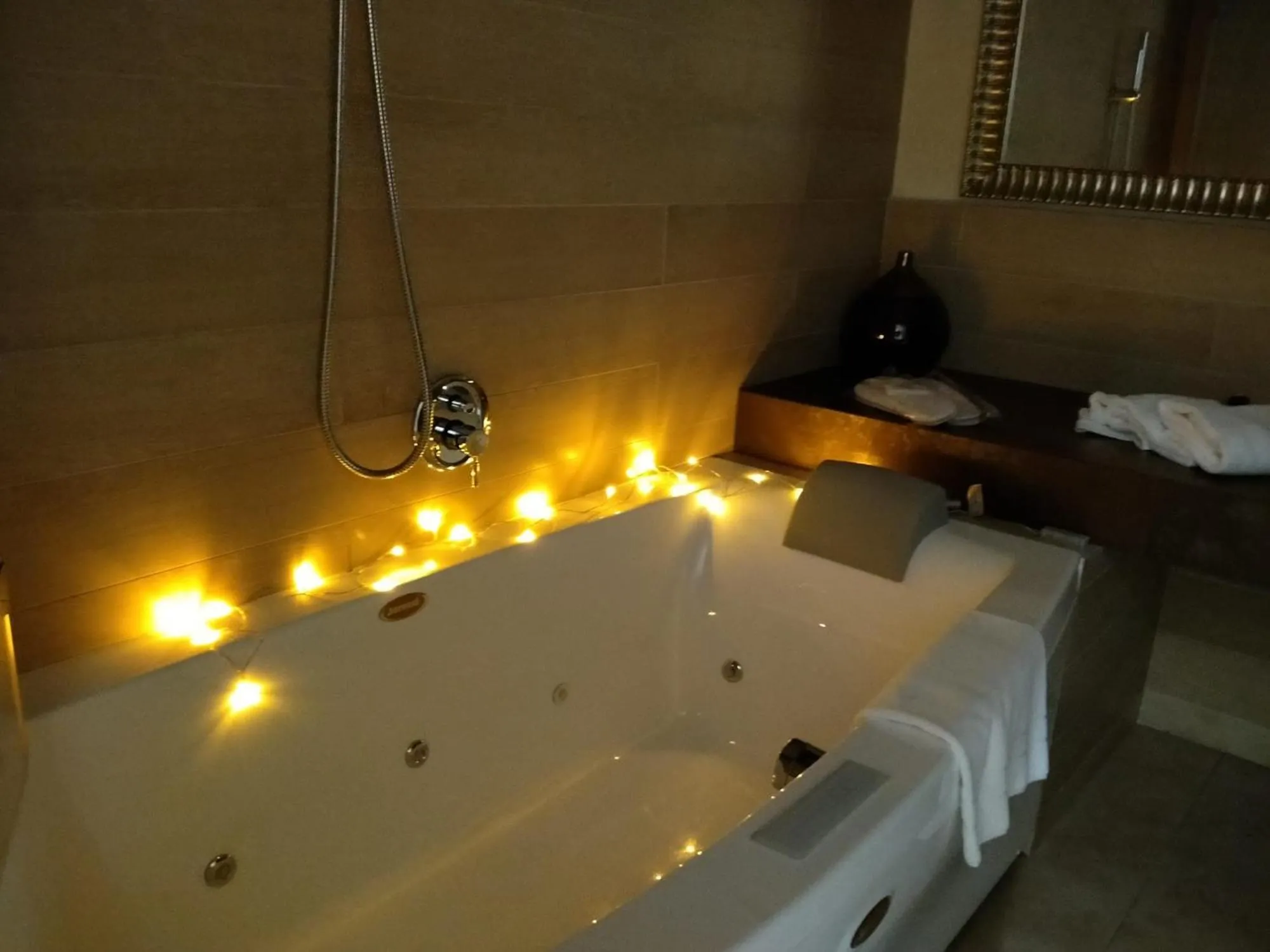 Hot Tub in Hotel Patavium