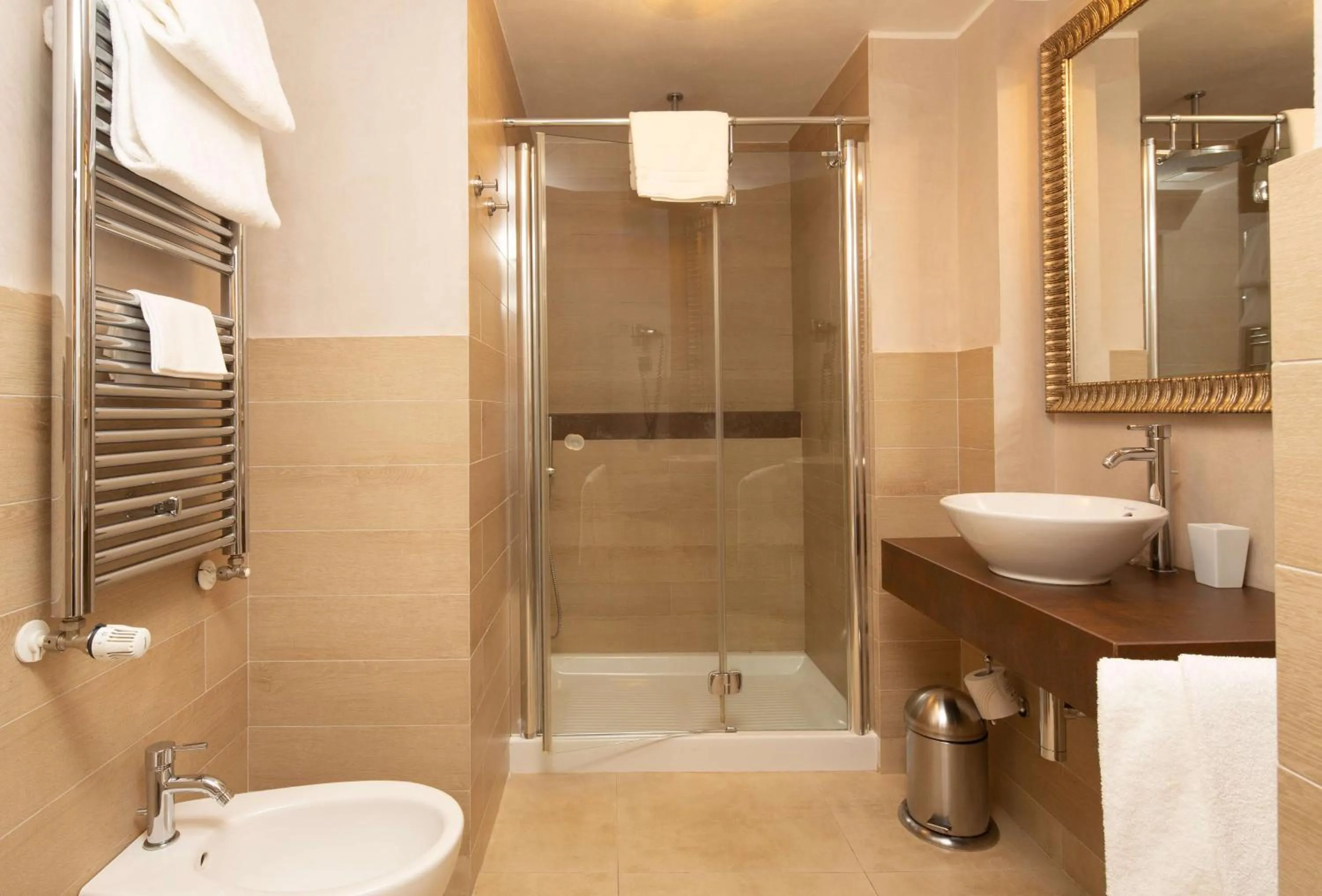 Toilet in Hotel Patavium