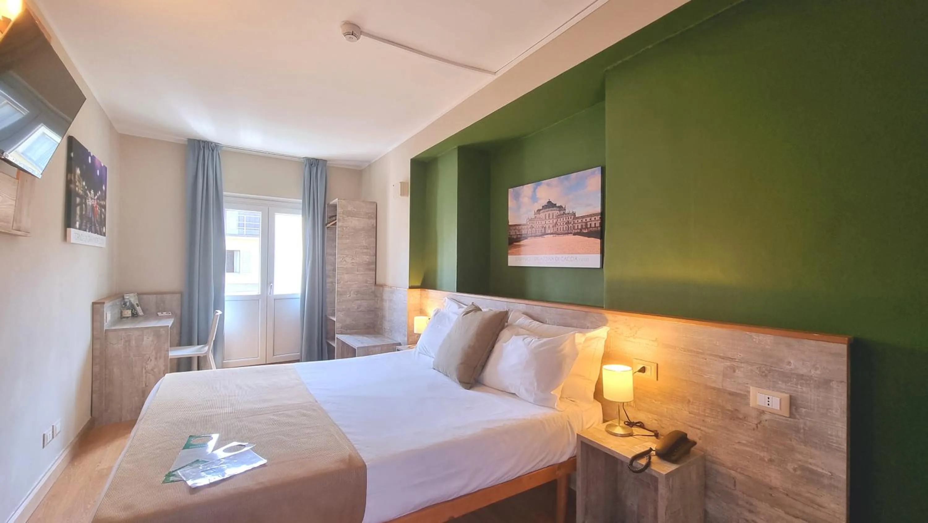 Bed in Hotel Astoria