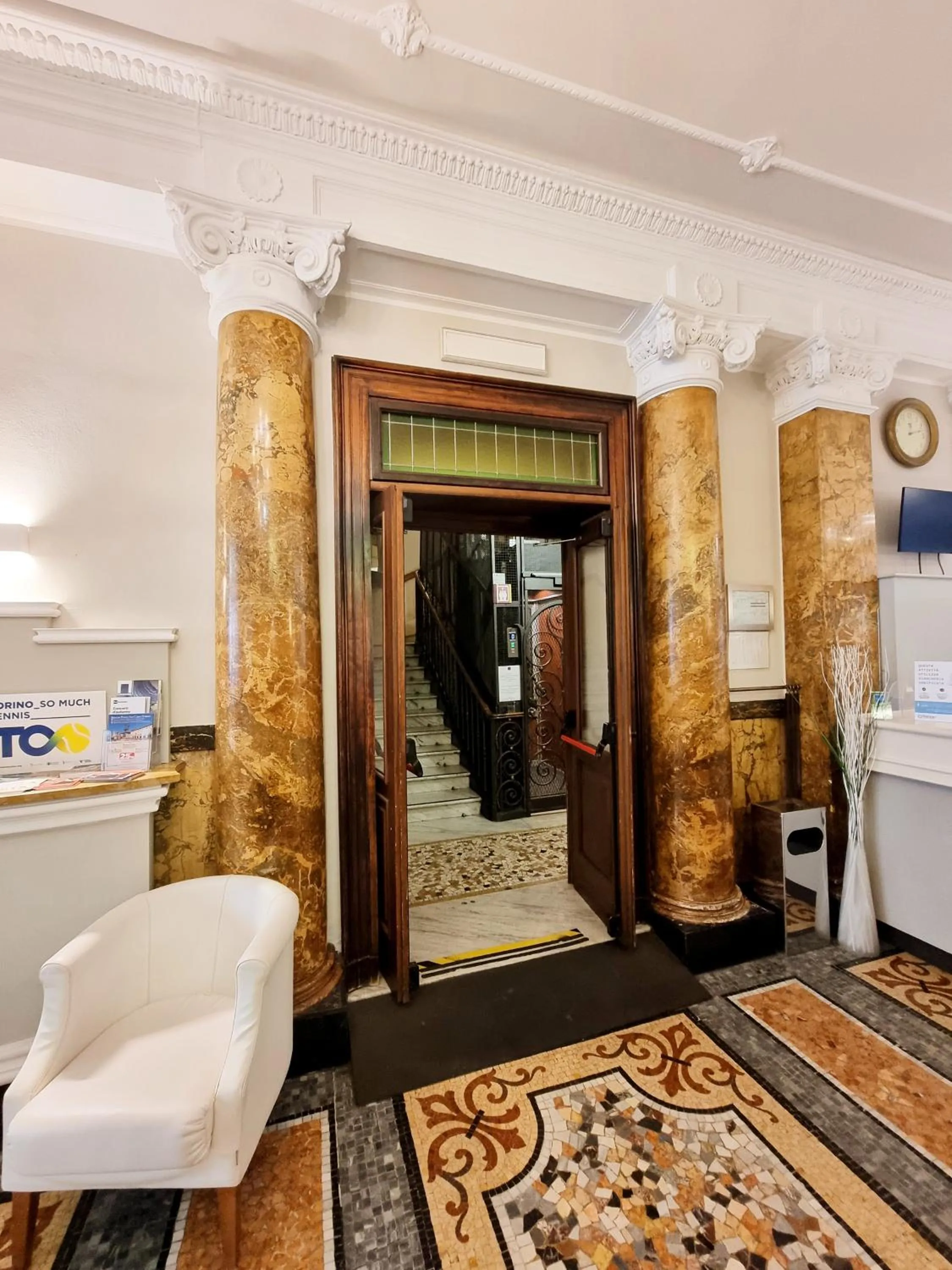 Lobby or reception in Hotel Astoria