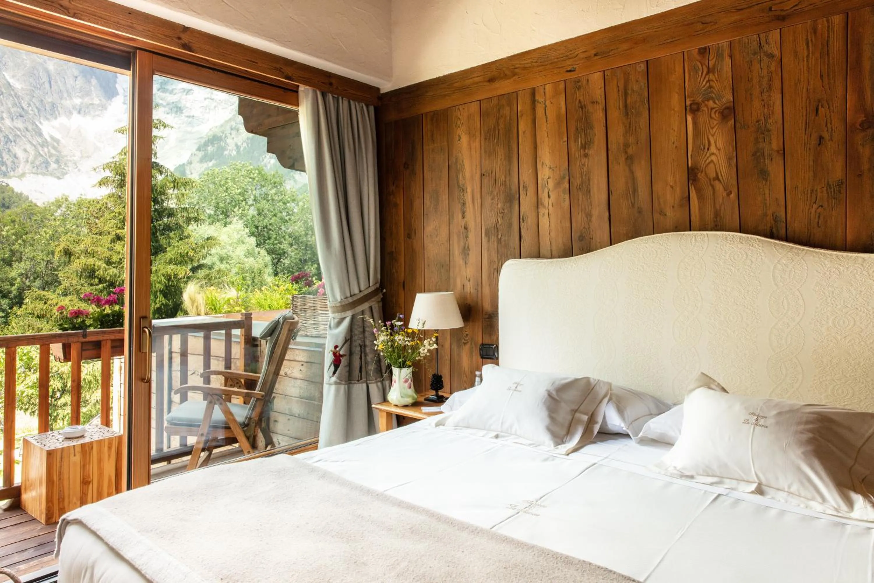 Bed in Auberge de La Maison