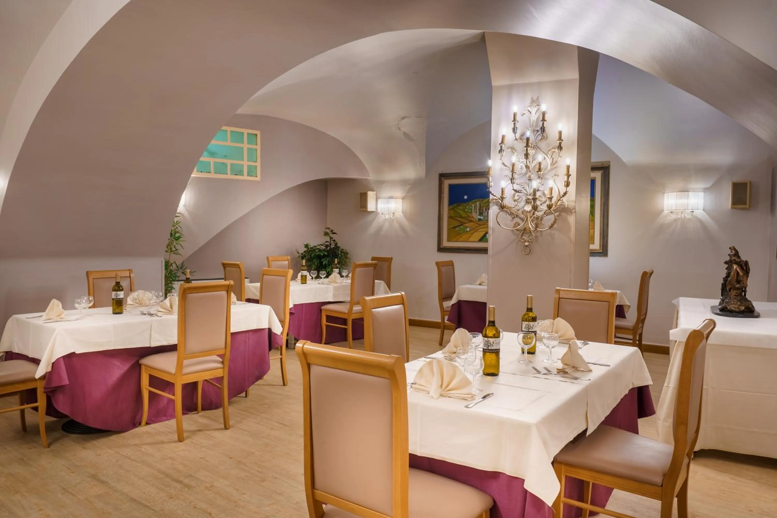 Restaurant/places to eat in Dei Priori Boutique Hotel