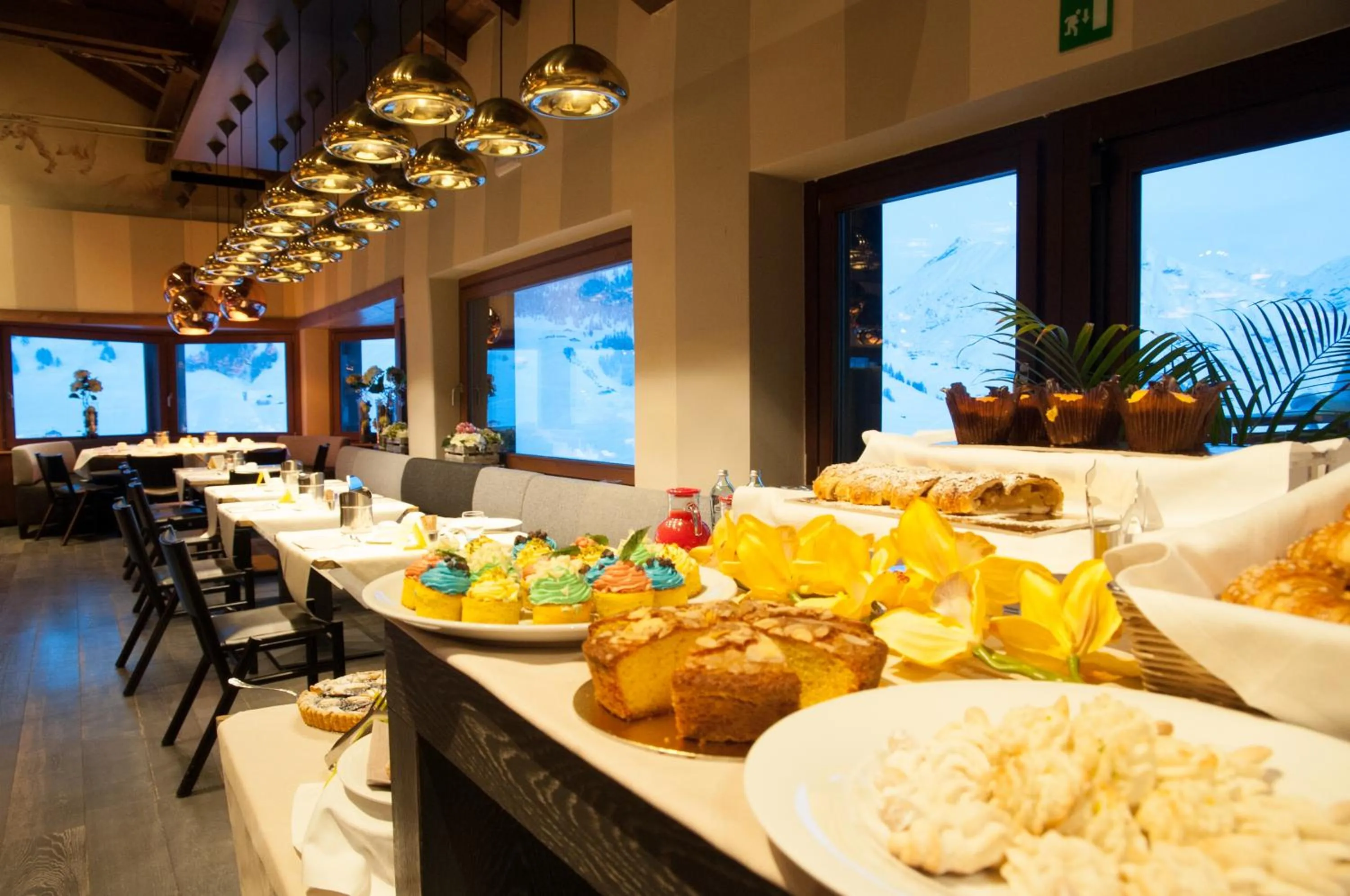 Restaurant/places to eat in Alexander Charme Hotel