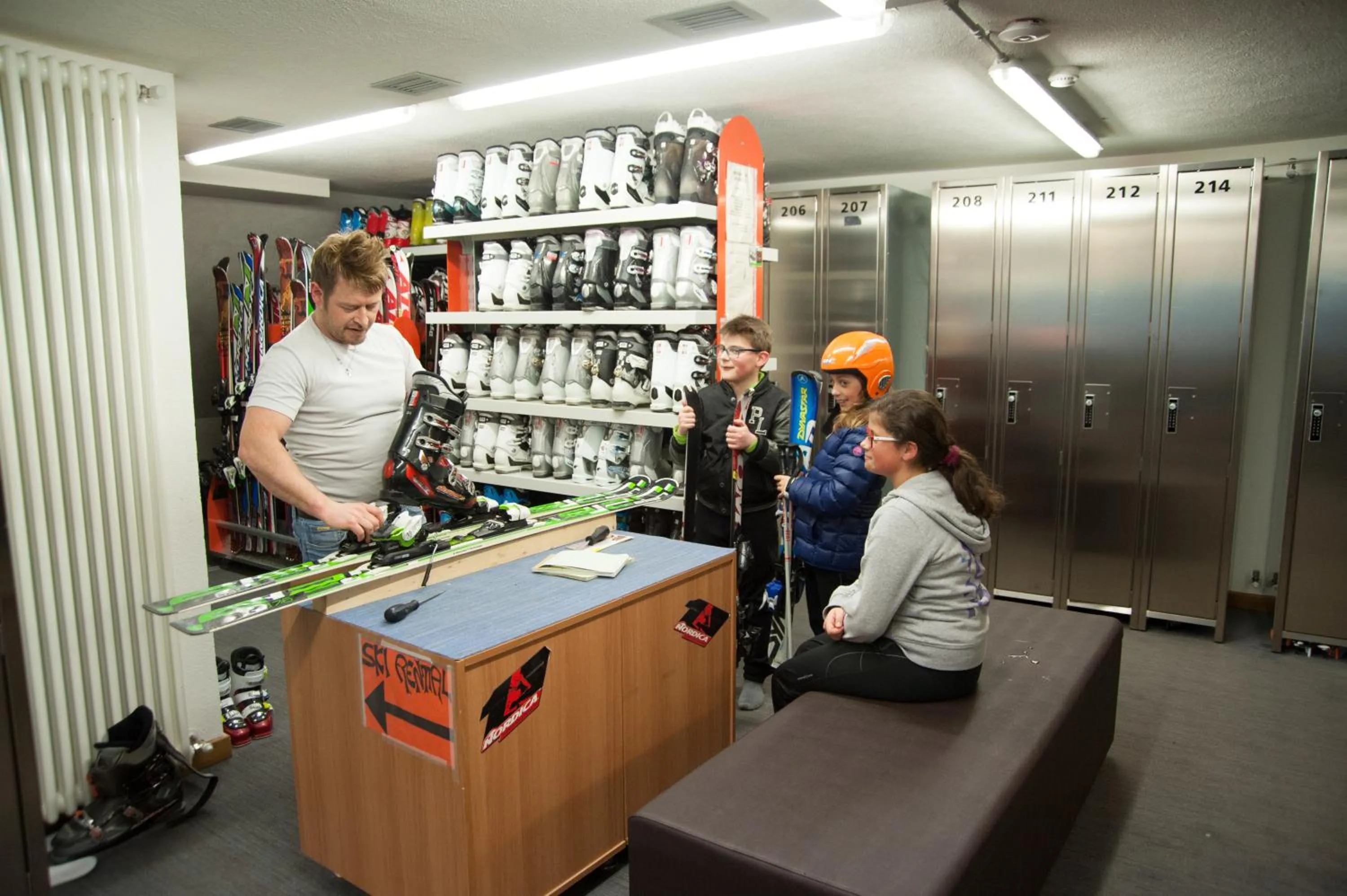 Skiing in Alexander Charme Hotel