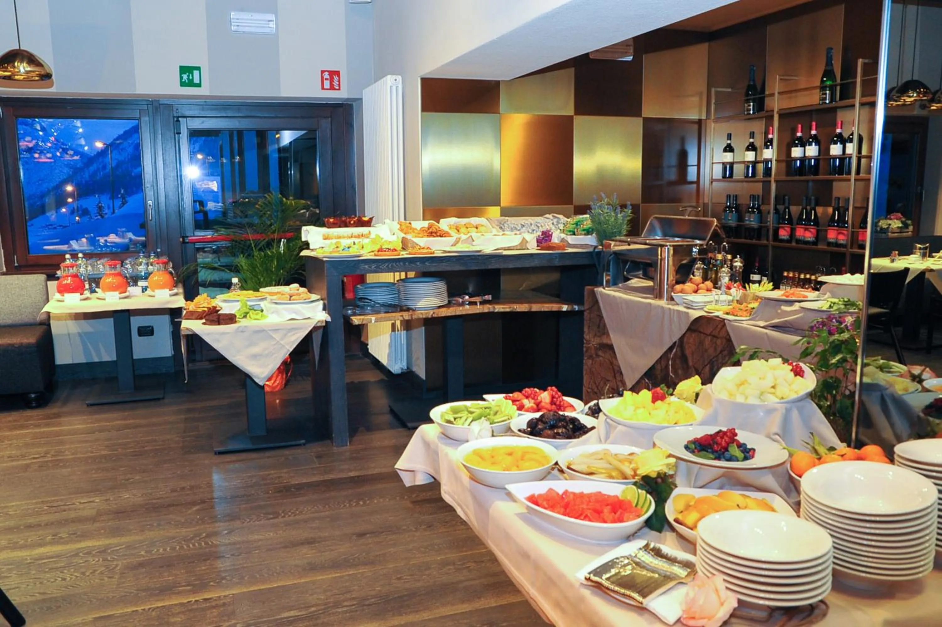 Restaurant/places to eat in Alexander Charme Hotel